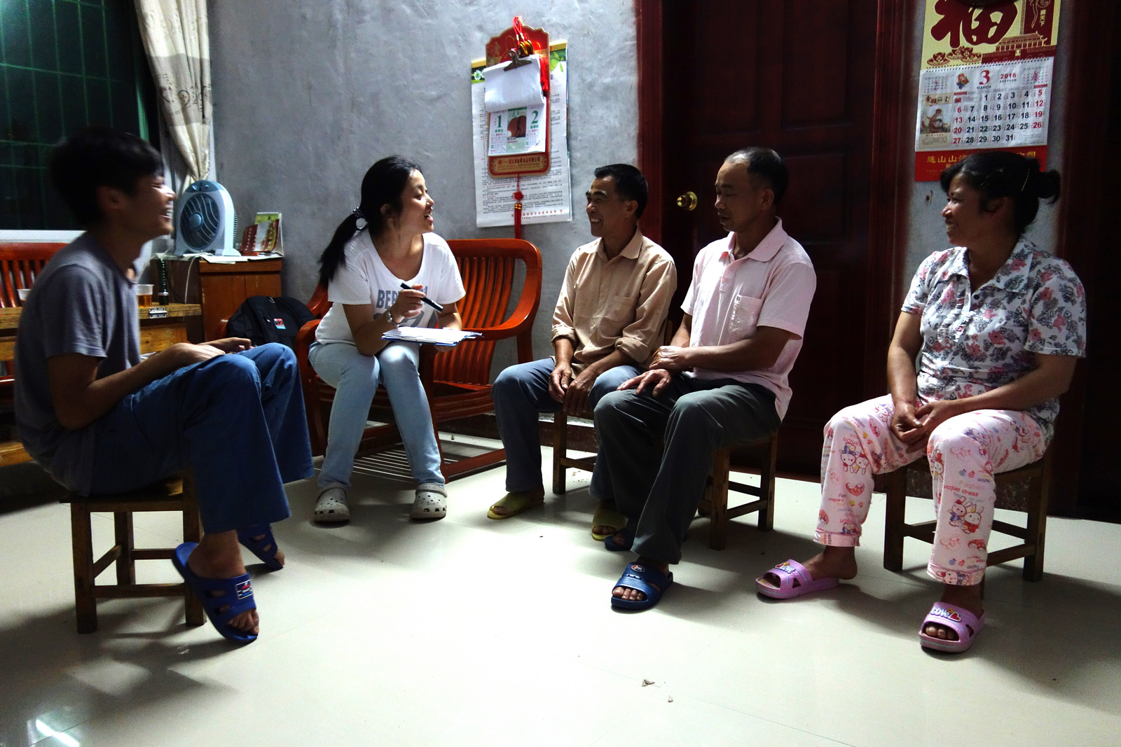 Eshya and ShuHao spending an evening with farming family in Xiangyang village