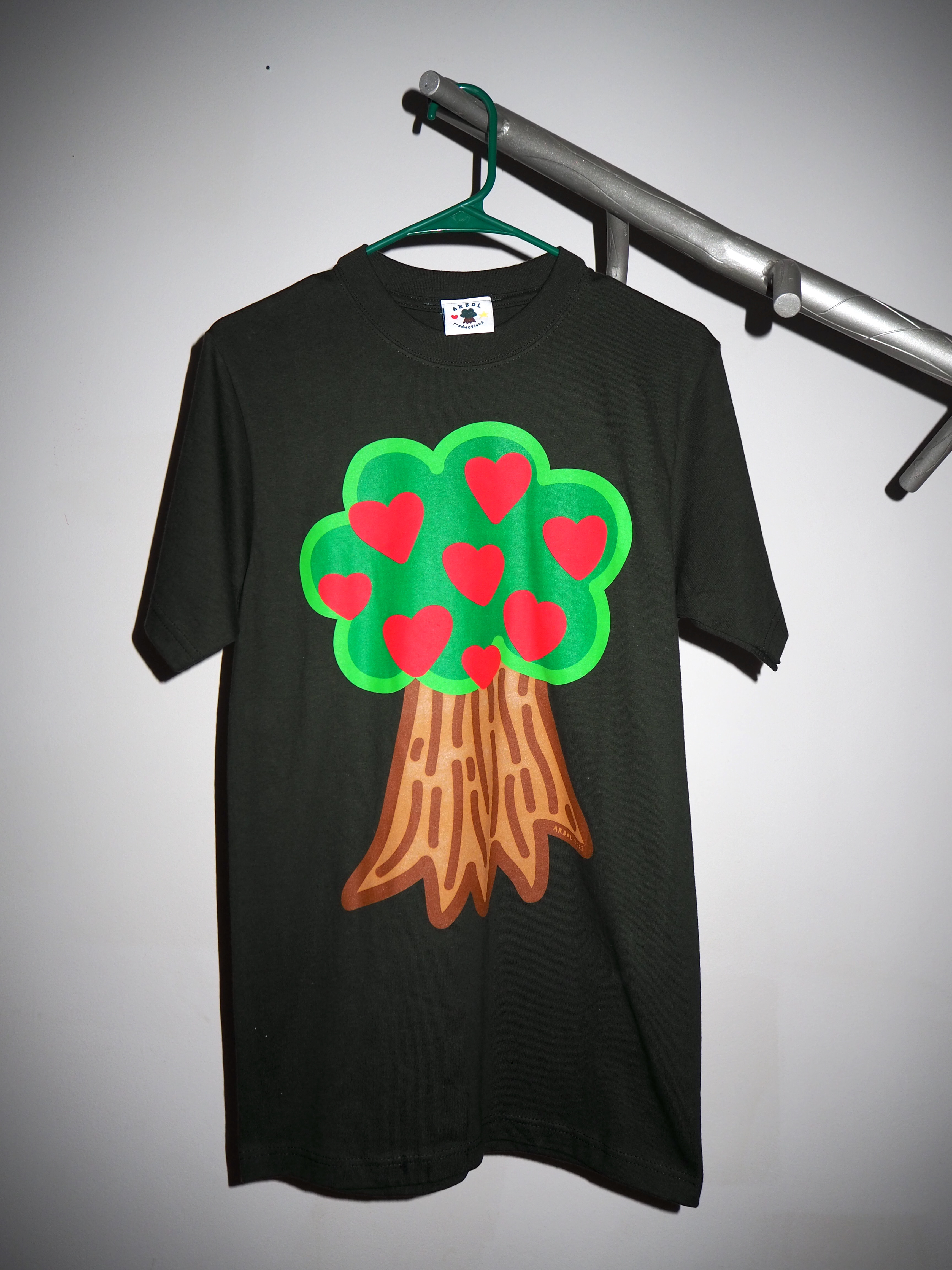 ARBOL AMOR shirt - $10.00