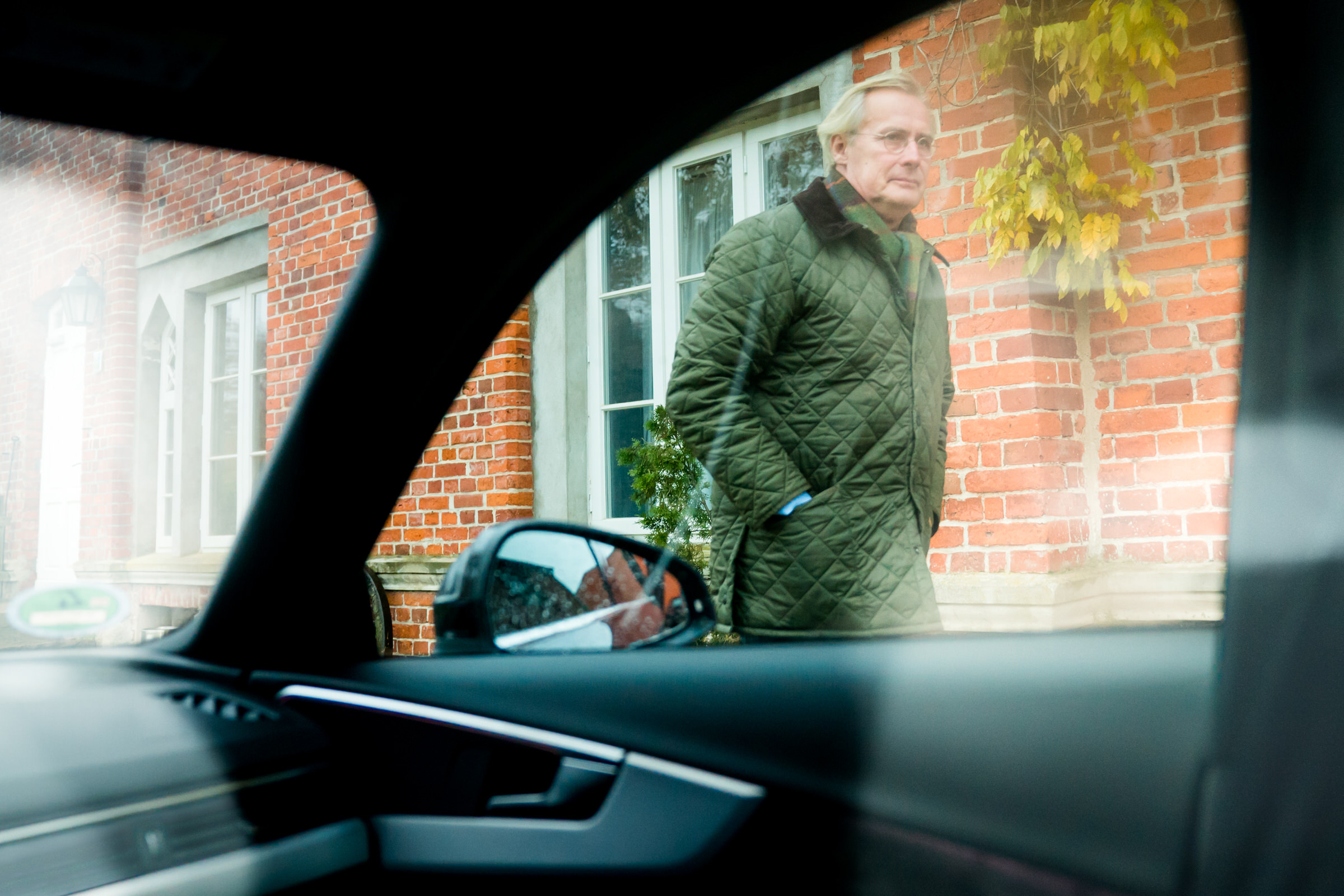 Reportage über und mit Graf von Bassewitz für den Audi Geschaeftsbericht mit dem Audi G-Tron.