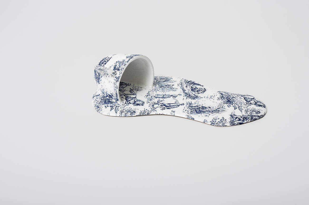 Livia MarínBroken Things (ceramic), 2017-201815 ceramic pieces, resin, transfer-print and glazeVariable dimensions (detail)