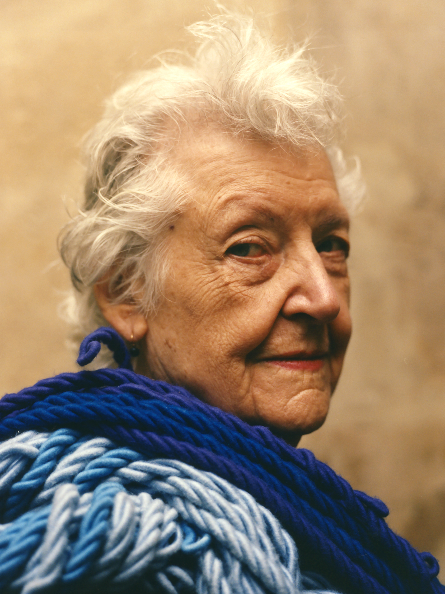 SHEILA HICKS, M LE MONDE
