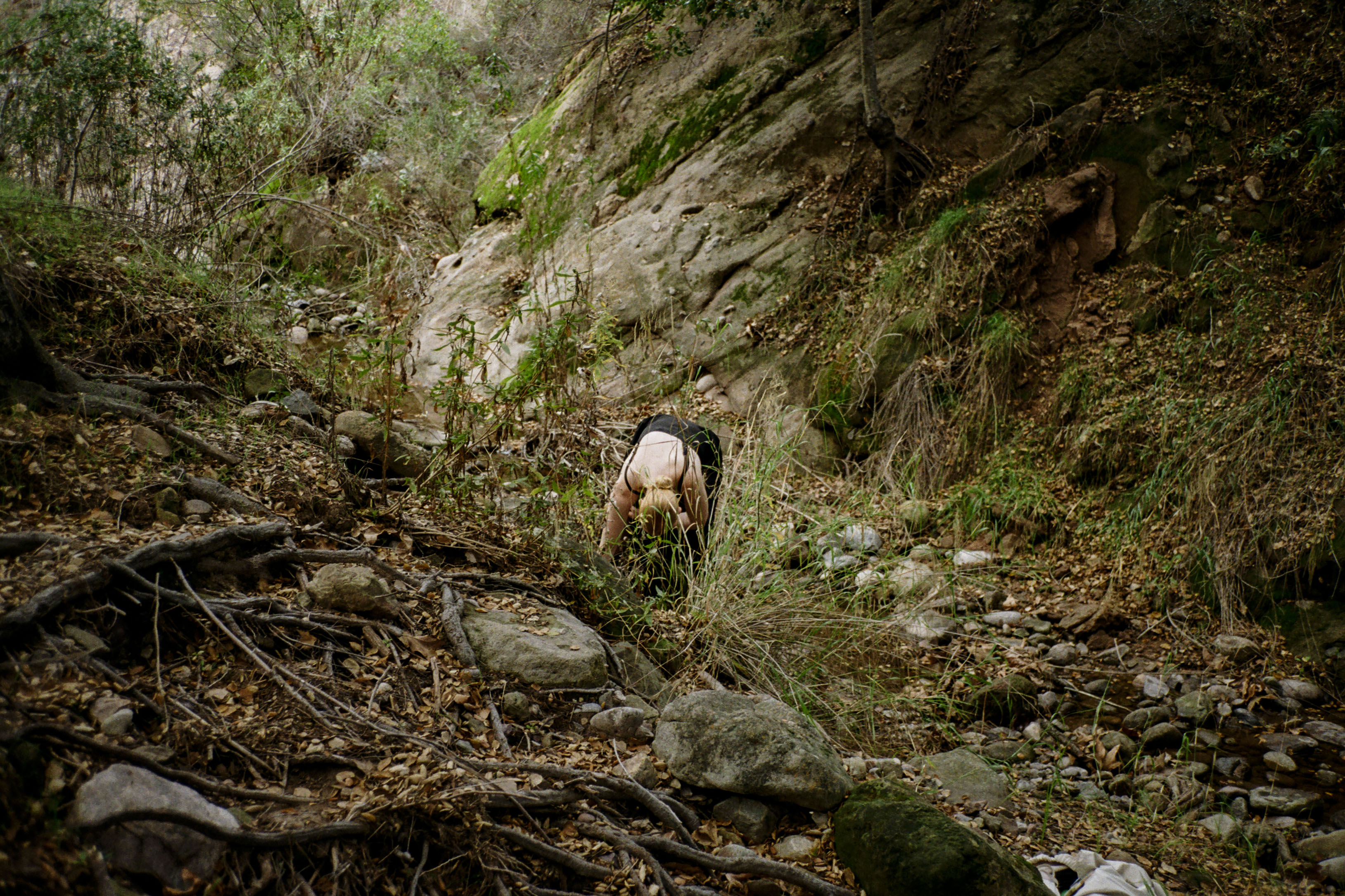 claire digging for fossils