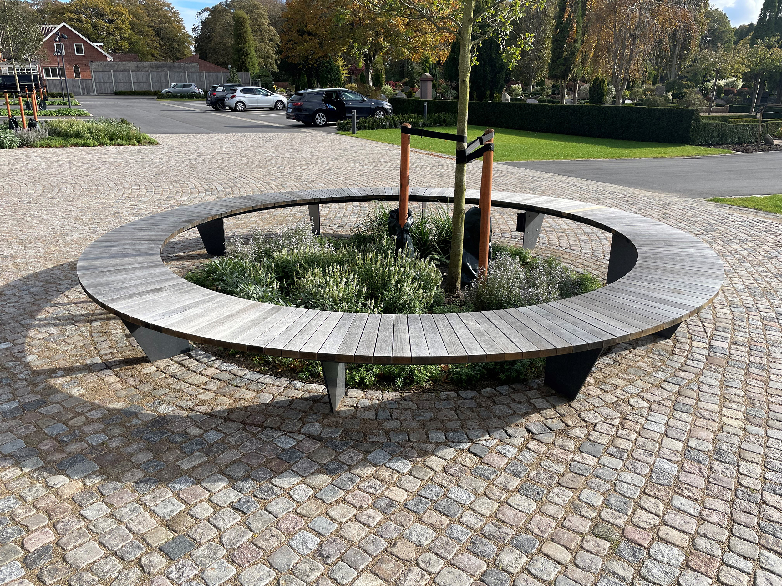 Samlingssted - cirkulær siddeplint