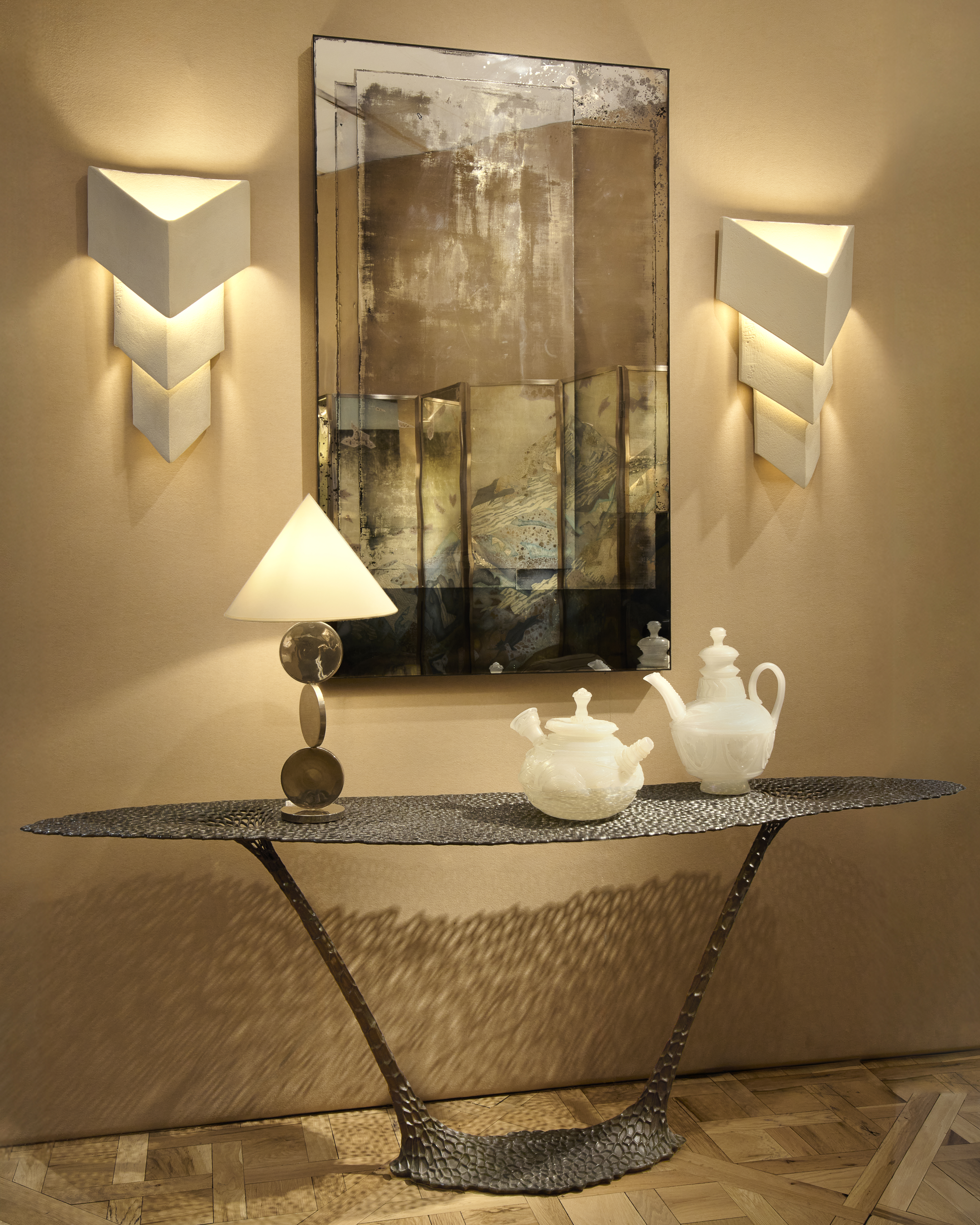 Consola, 2025 / 75x210x55cm, 29.5x82.7x22"