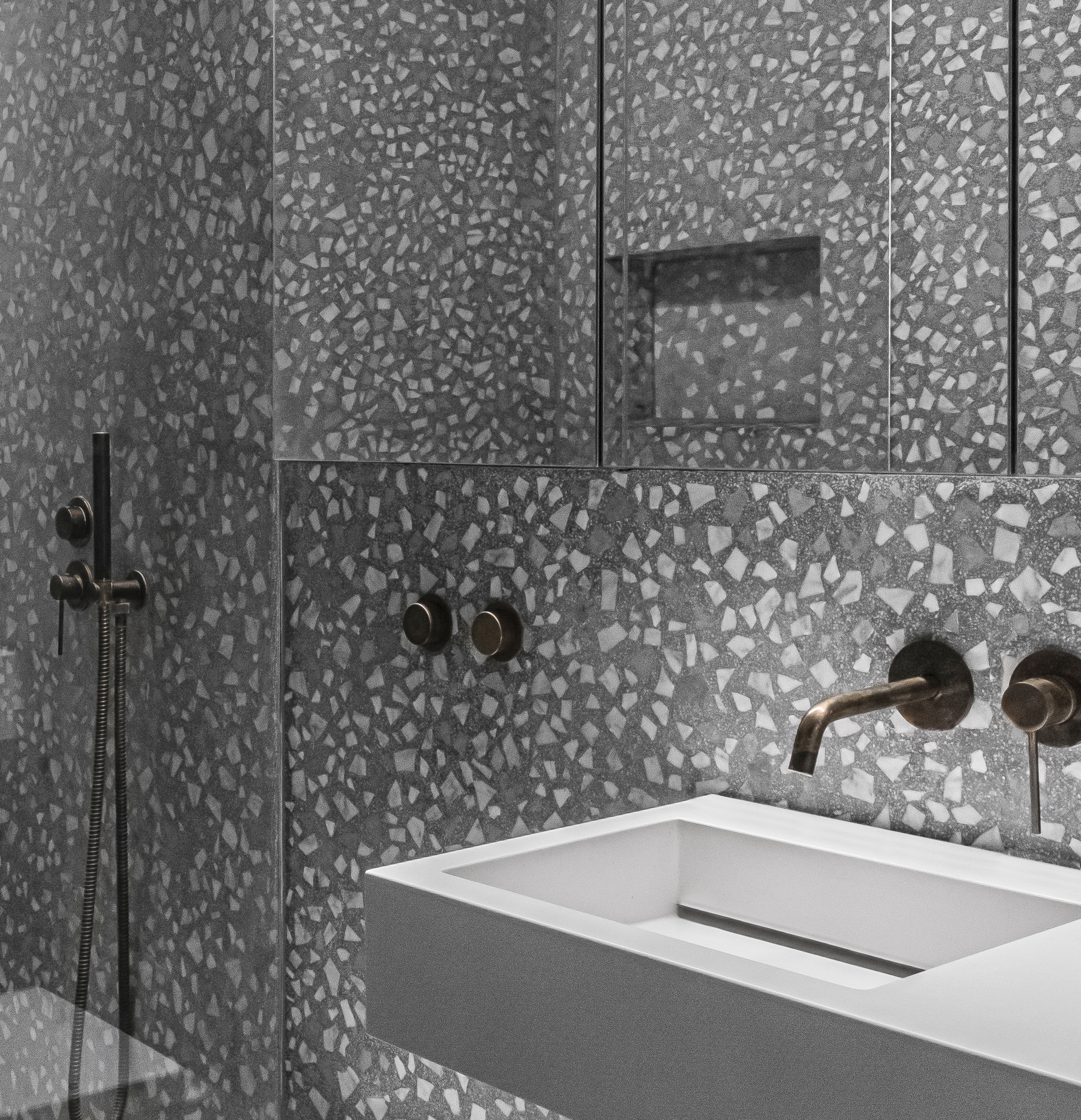 Bespoke palladiana bathroom from upcycled marble tiles. Copenhagen. 2019