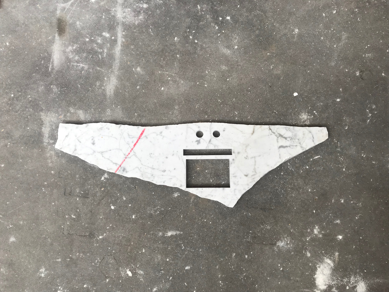 Mutation [Fantôme #2], 2022marbre, 20 x 61 x 2 cm