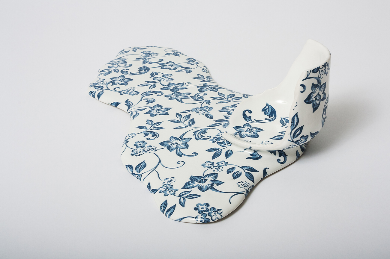 Livia MarínBroken Things (ceramic), 2017-201815 ceramic pieces, resin, transfer-print and glazeVariable dimensions (detail)