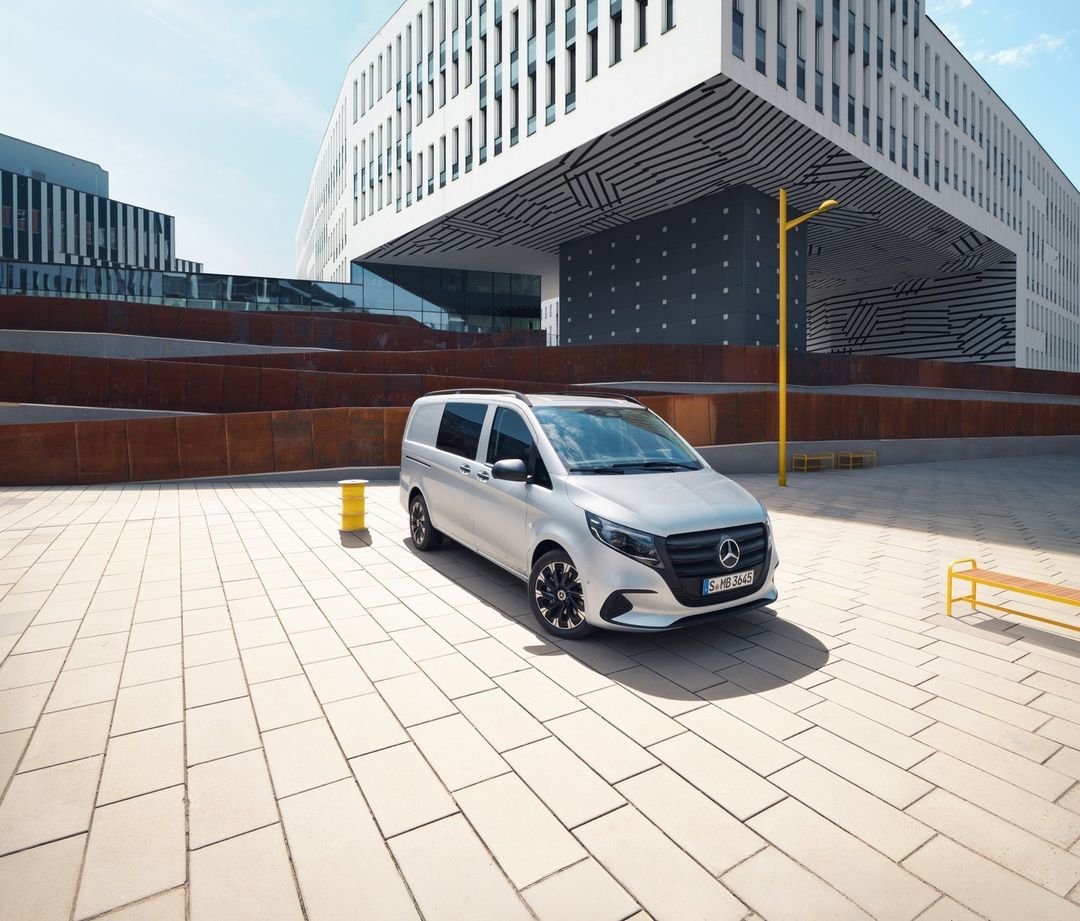 Camera Assistent&emsp;Client: Mercedes Benz // Photographer: Clemens Ascher