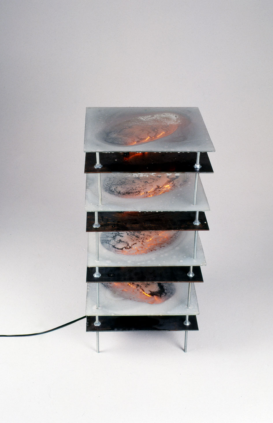 1992   I   untitled   I   iron,parafin, eletrical resistence and glass   I   83 x 40 x 40 cm