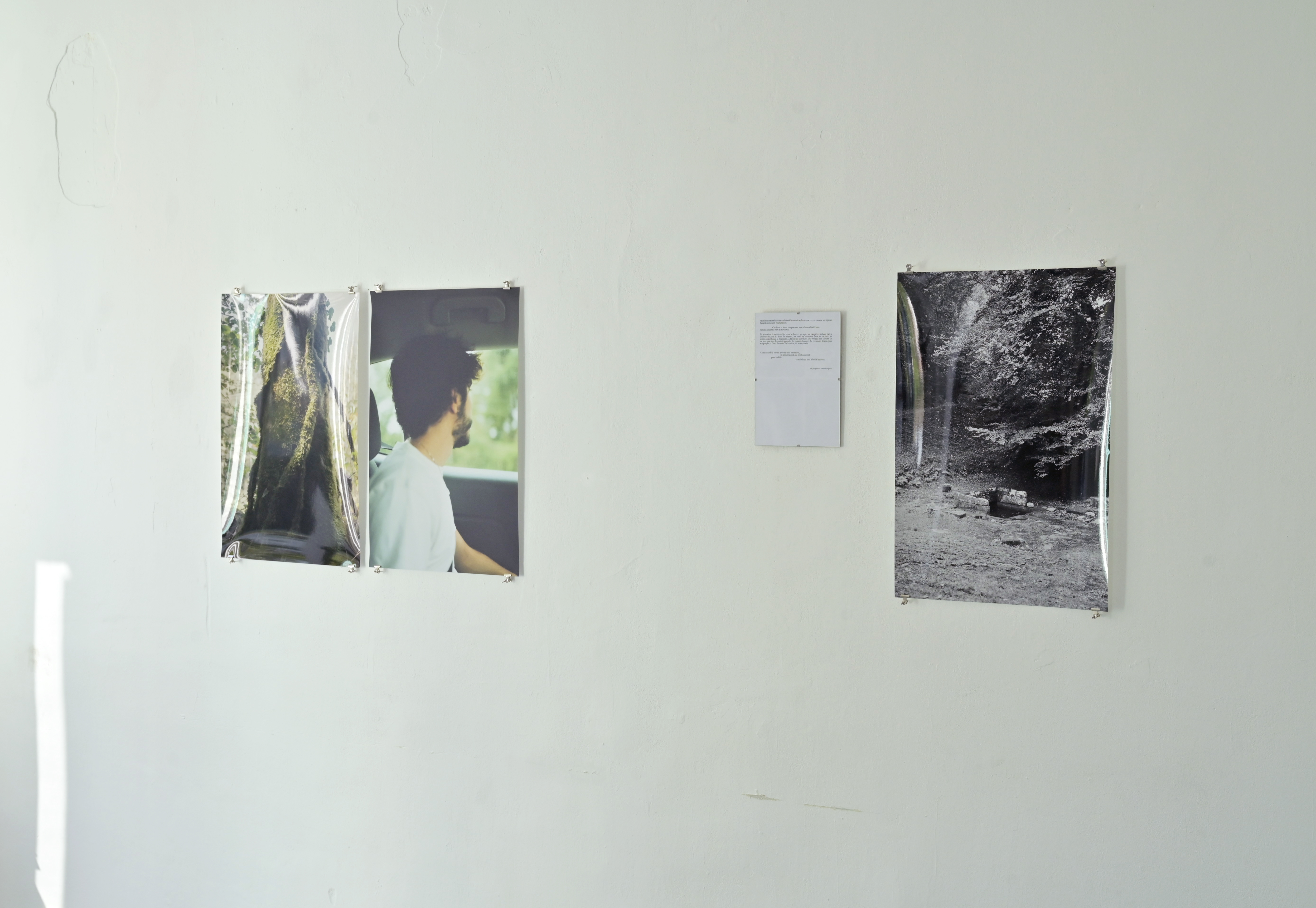 à ce sort qui pourtant nous guette, 70x50cm, accrochage pour Revue Cabane, maison de publication Tilleul, au Floréal Belleville, Septembre 2023