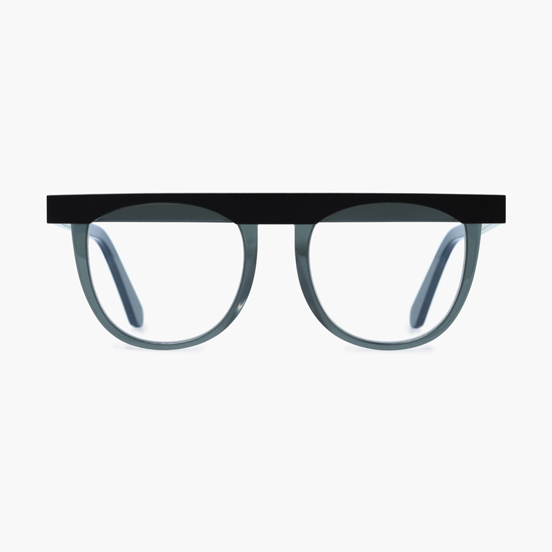 ︎︎︎DECKARD black forest