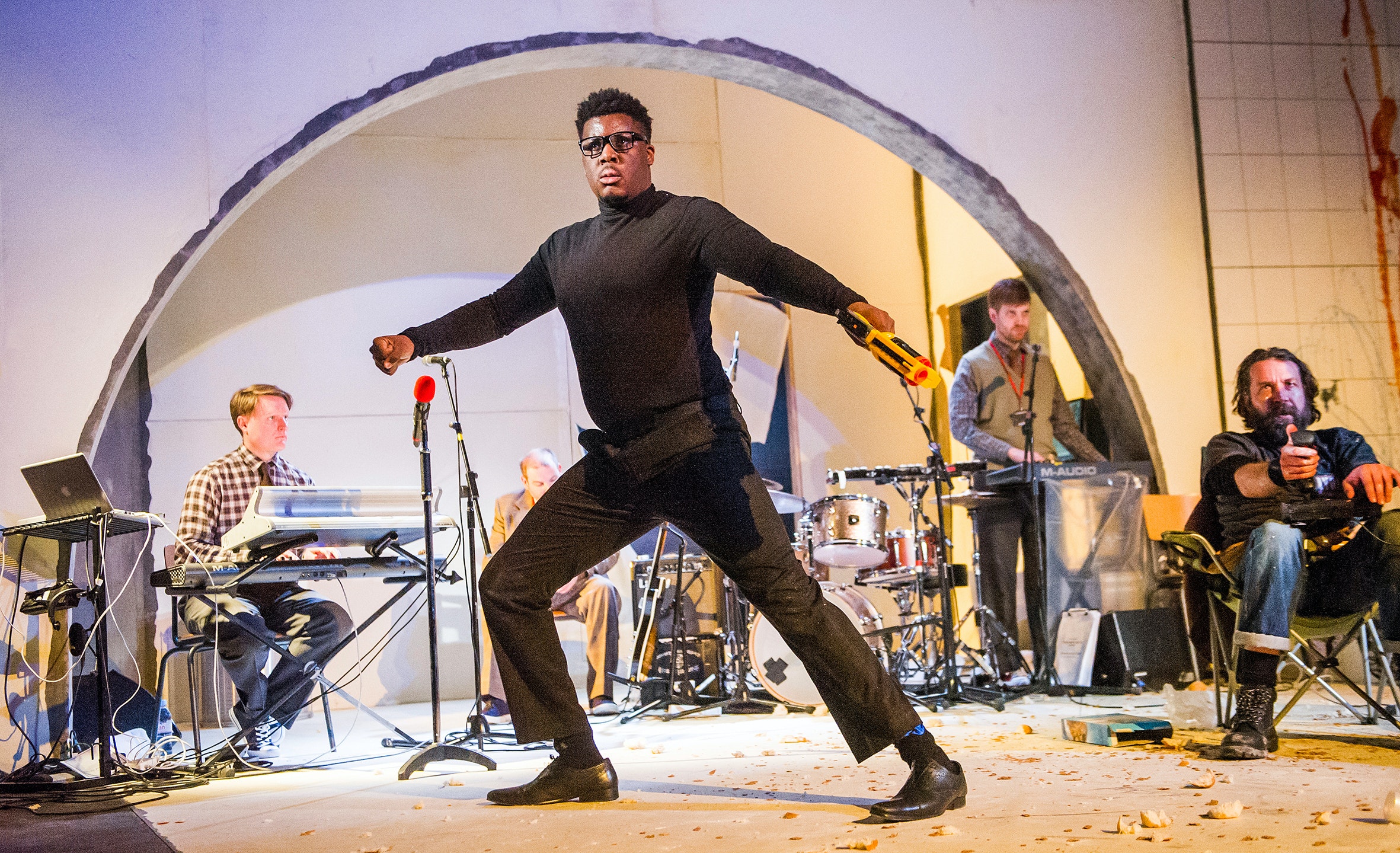 A Midsummer Night's Dream / Filter Theatre / Interactive sound and score