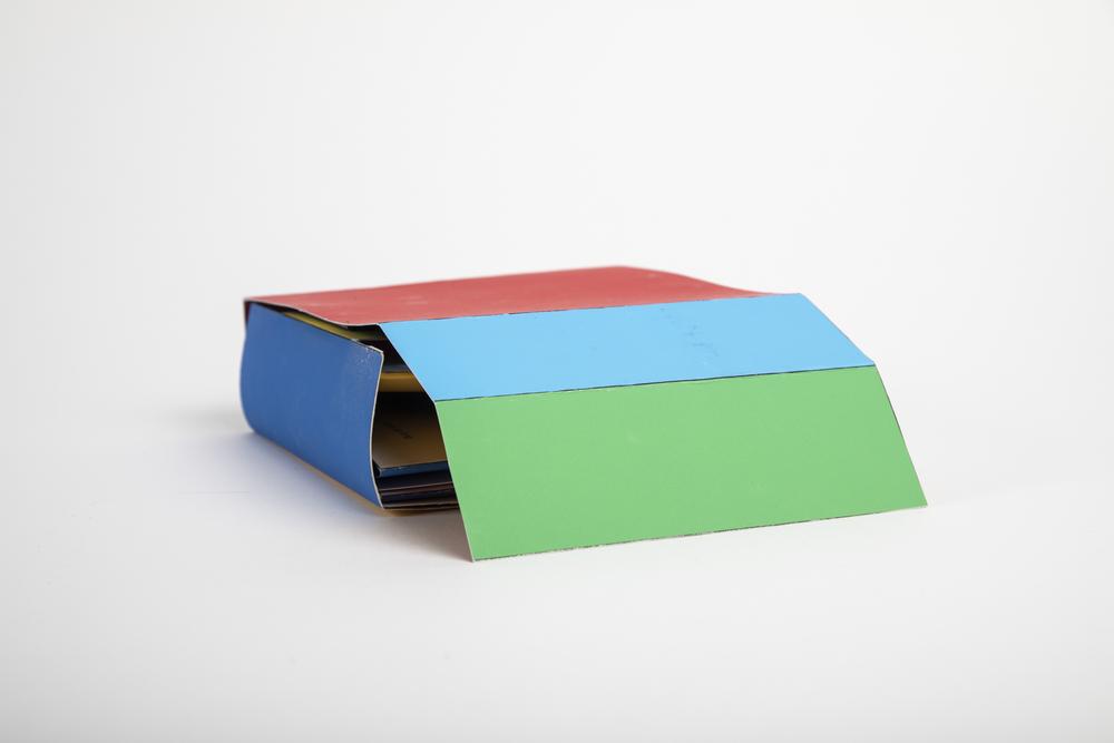 Complete editorial object - Folded - Side view