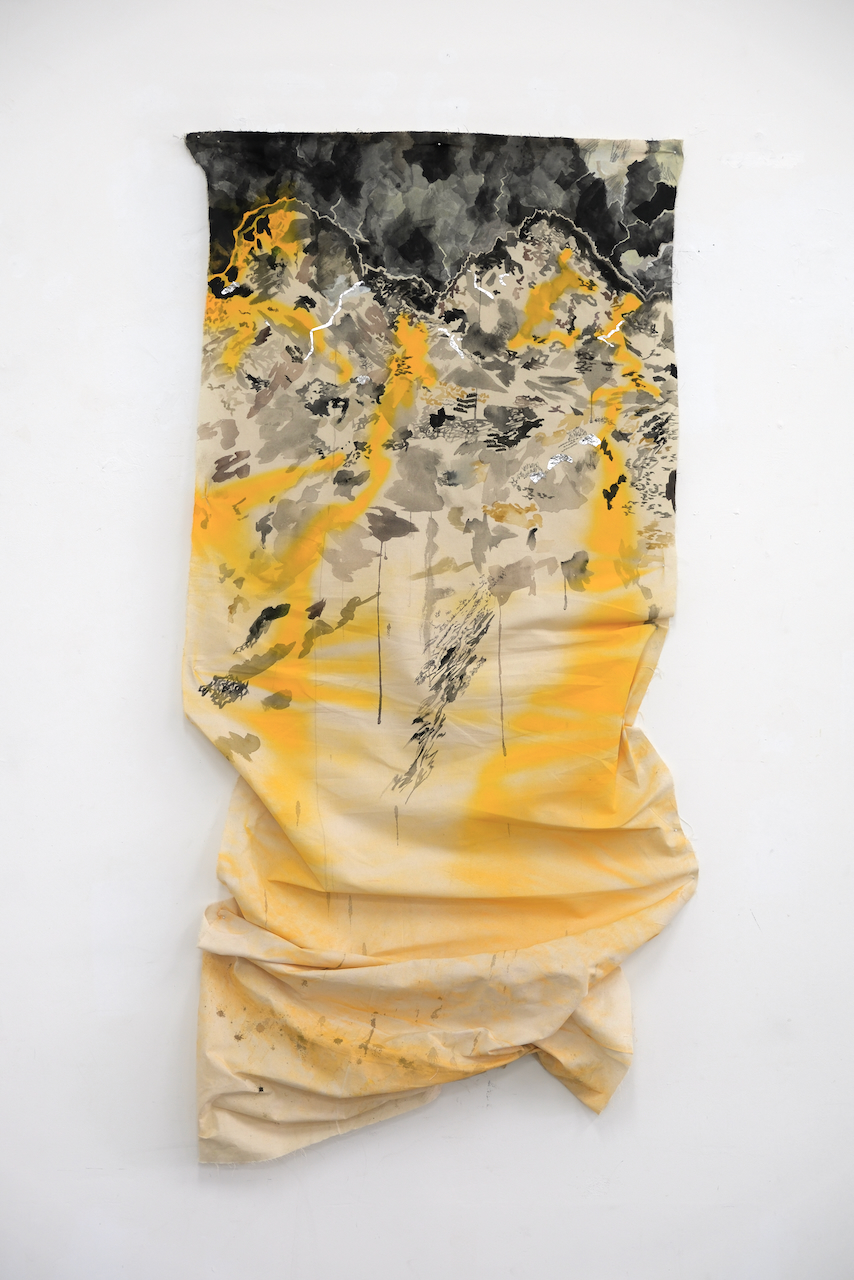 Refugio amarillo en laguna negra / mixed media on canvas / 160x78 cm / 2023