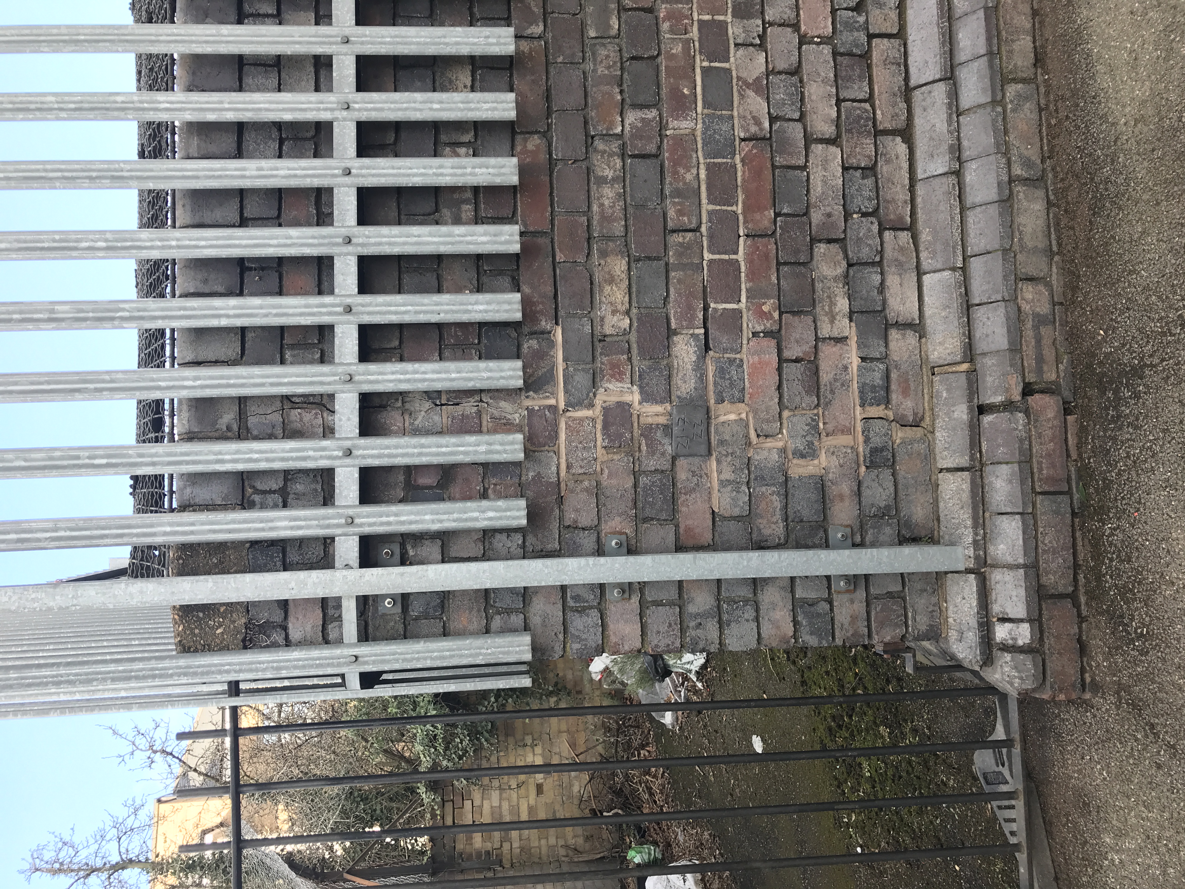 (43) Chiltern vent shaft crack 2