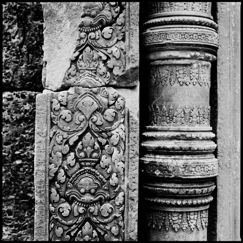 BANTEAY SREI CARVING