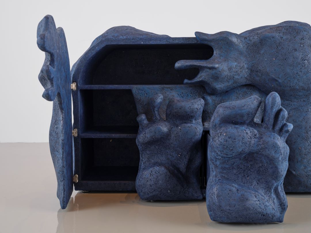 Keeping things to myself, 2023 86 x 138 x 68 cm