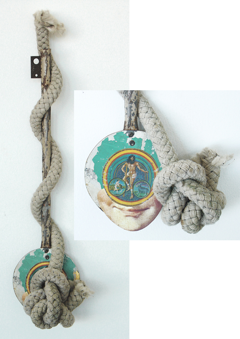 Palette au nœud, 2011. 62 x 18 cm. Série de collages sur palette à fourneau.