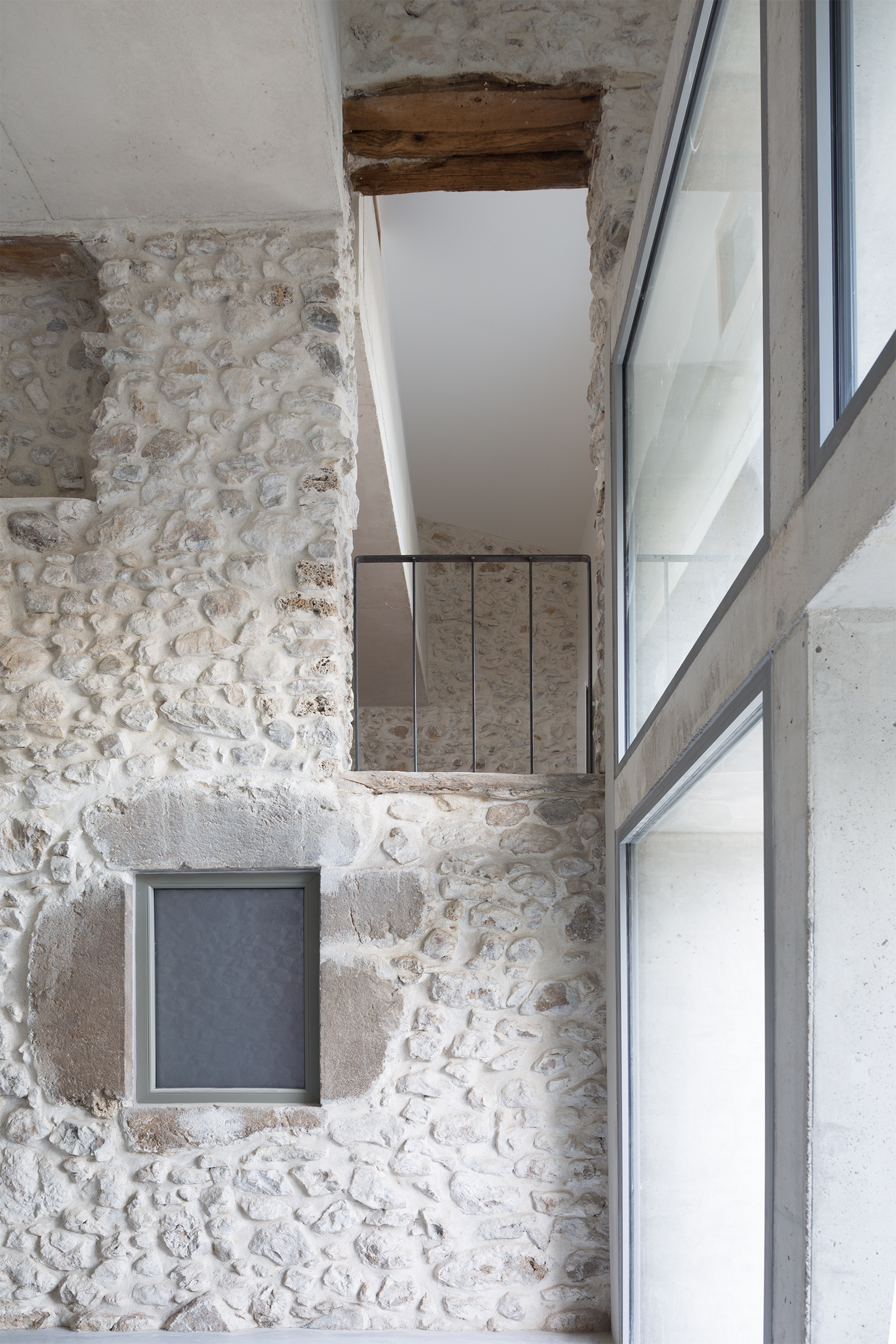 Rénovation d'une maison de village, Claix, Collaboration Guy Depollier et Lis & Daneau architectes