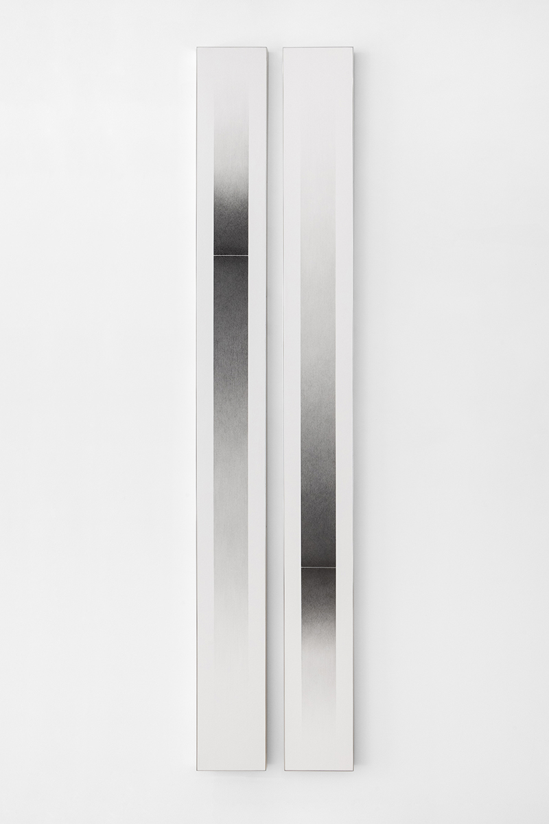 Isometría V, 2022graphite sur papier marouflé sur bois, aluminium, [2x] 210x20cm© Origins Studio