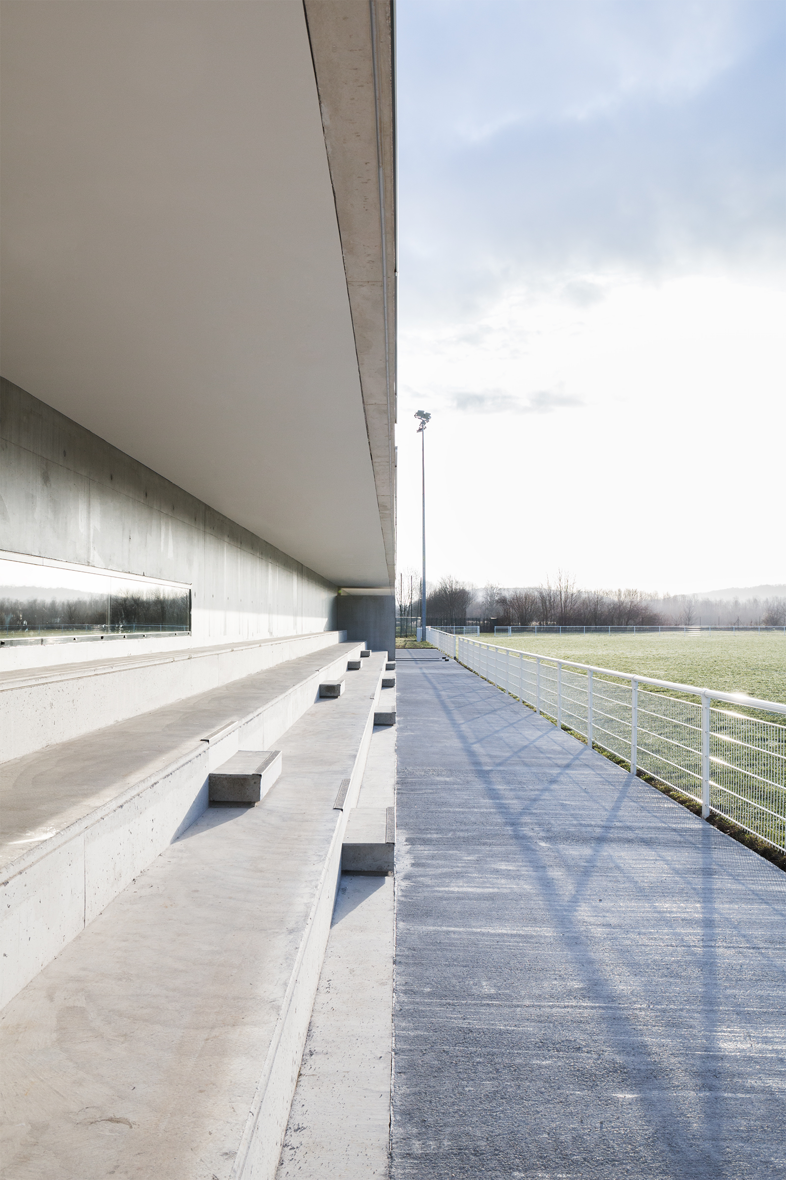 Stade de Collonges, L'Isle d'Abeau, Lis & Daneau Architectes