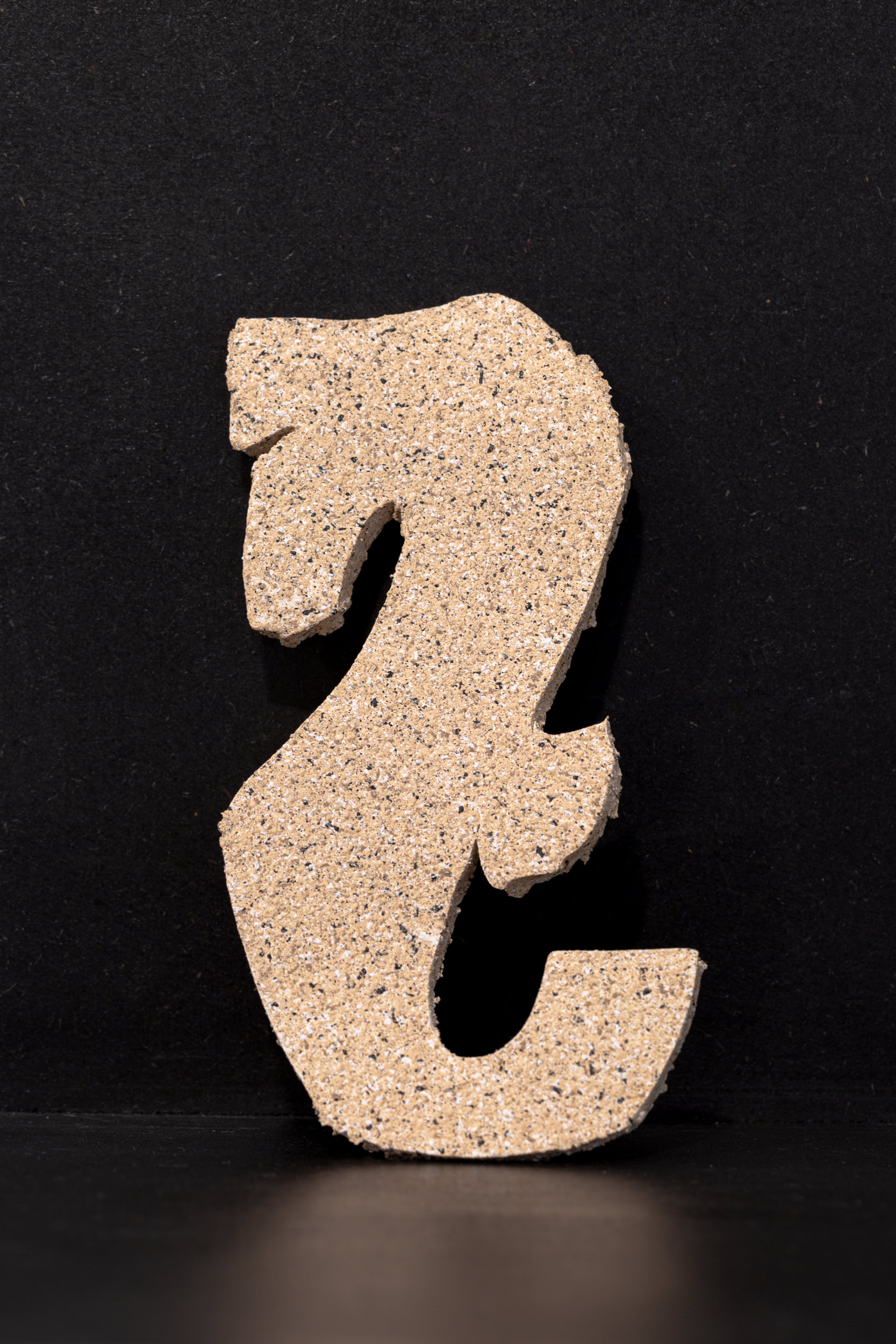 Seahorse, sand sculpture, 7X16X2 cm