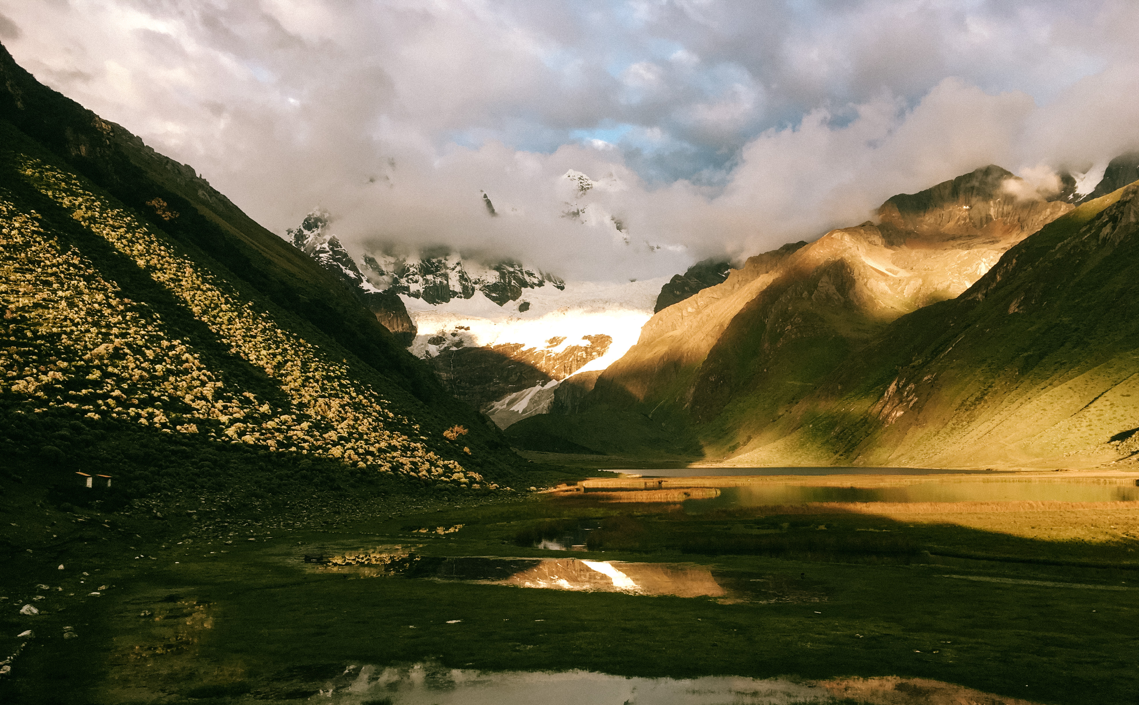 trekking Peru Huayhuash in April, end of wet season