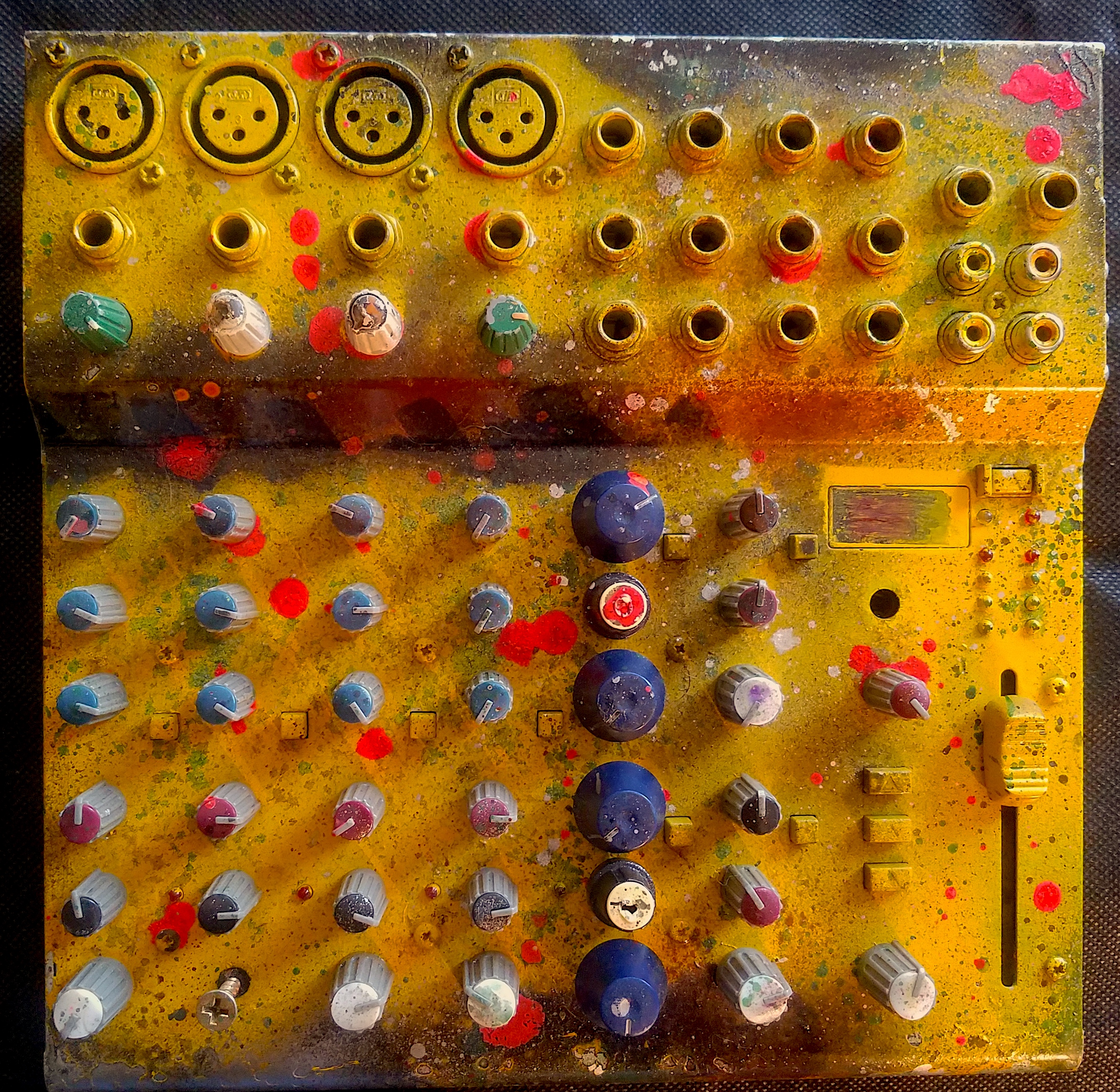 Internal wired feedback mixer, 2009? good effects