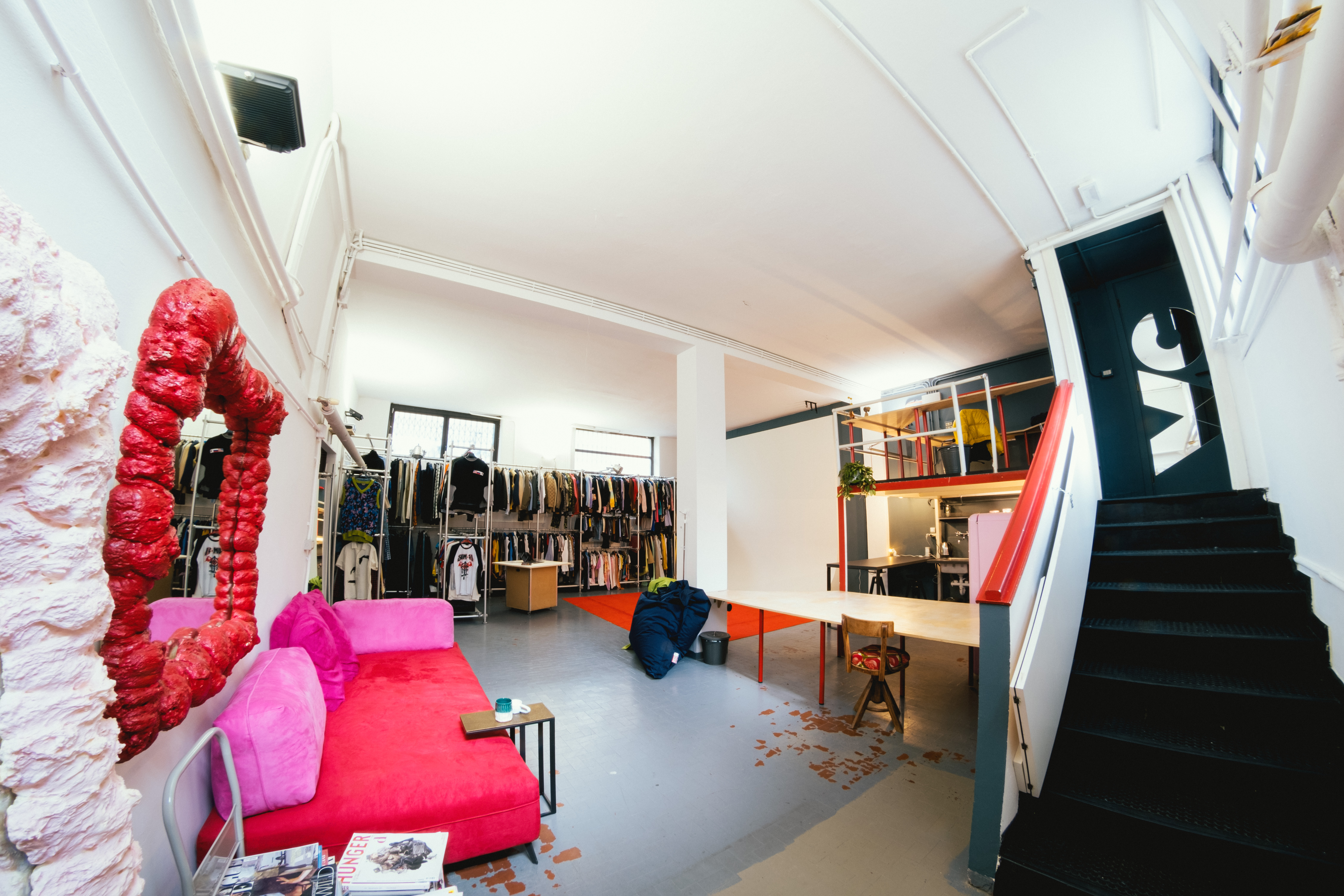 SORRYMUMMY, archivio e rental