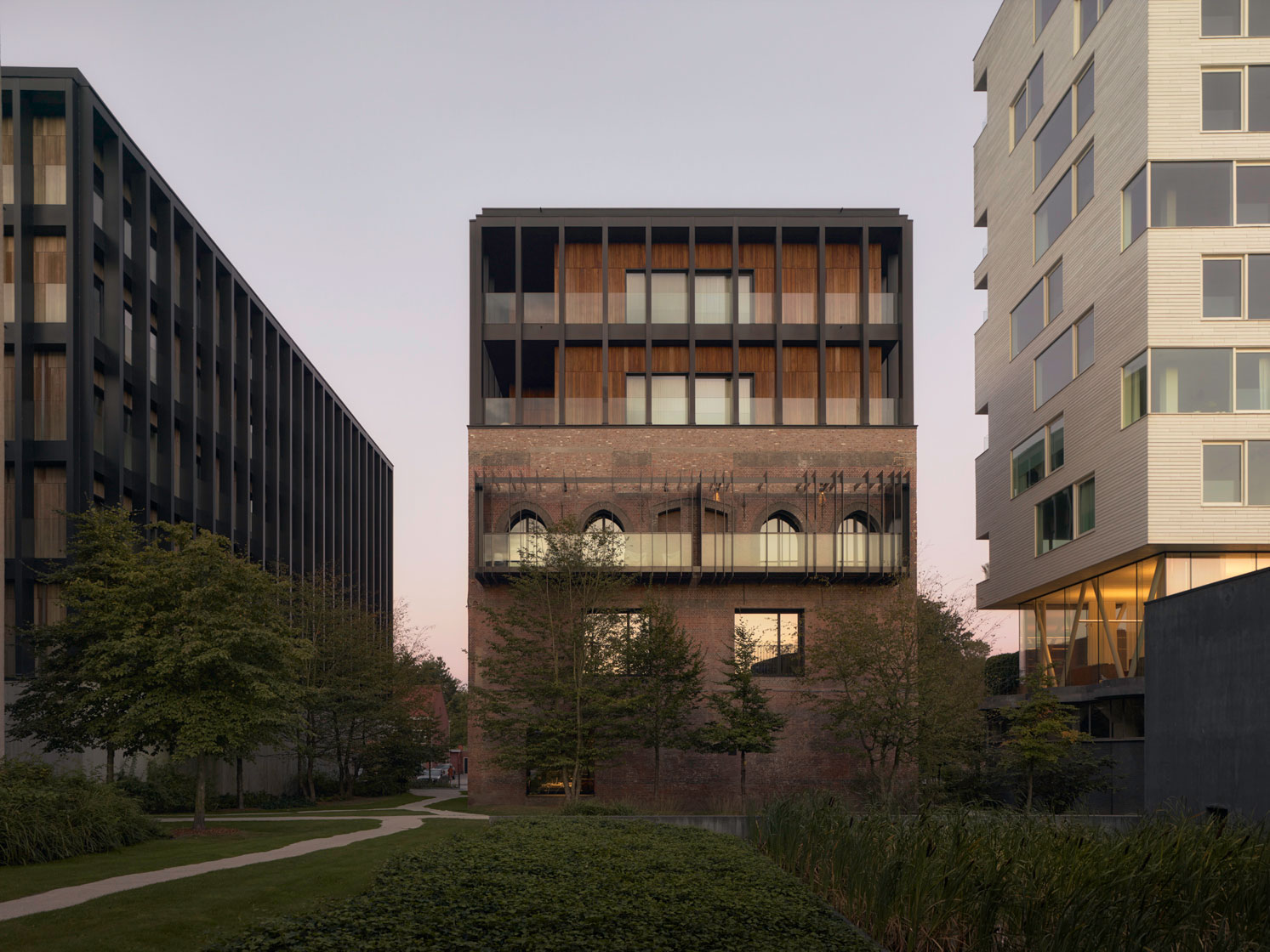 AXEL VERVOORDT - KANAAL - WIJNEGEM, BELGIUM