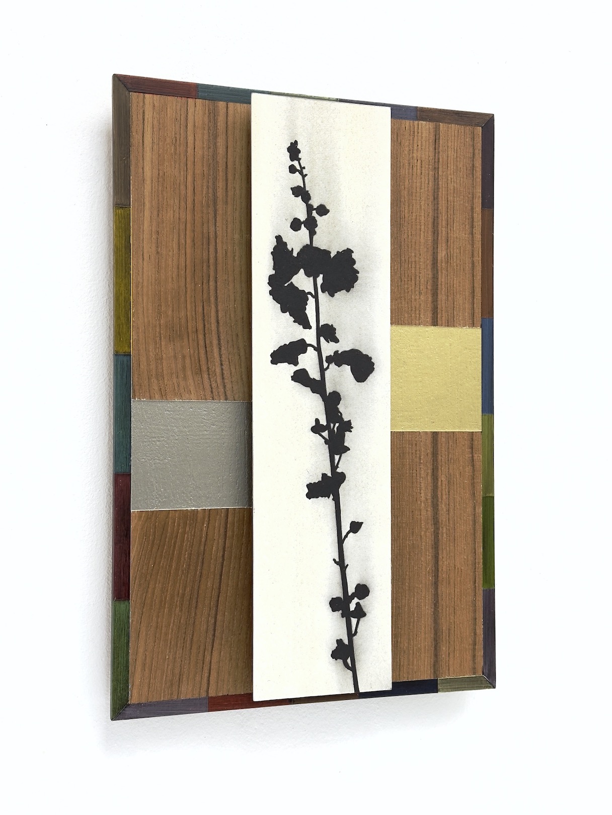 ‘If I only knew’, 2024, conté pencil and acrylic on paper/aluminium and teak wood panel, 30 x 20 cm, private collection.