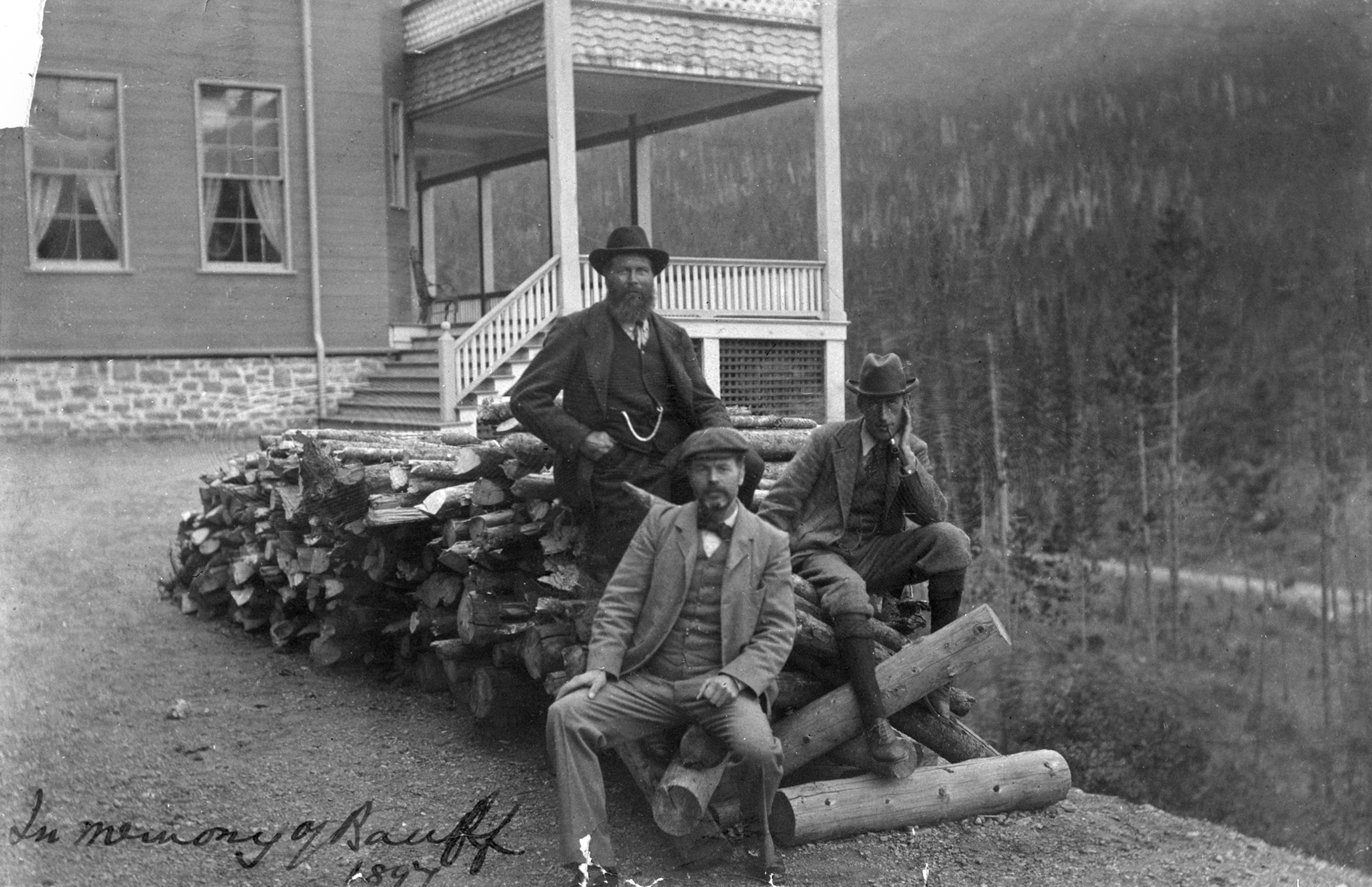 FirstProfessionalSwissGuide_PeterSarbachwithClients_1897_WhyteMuseumoftheCanadianRockies.jpg