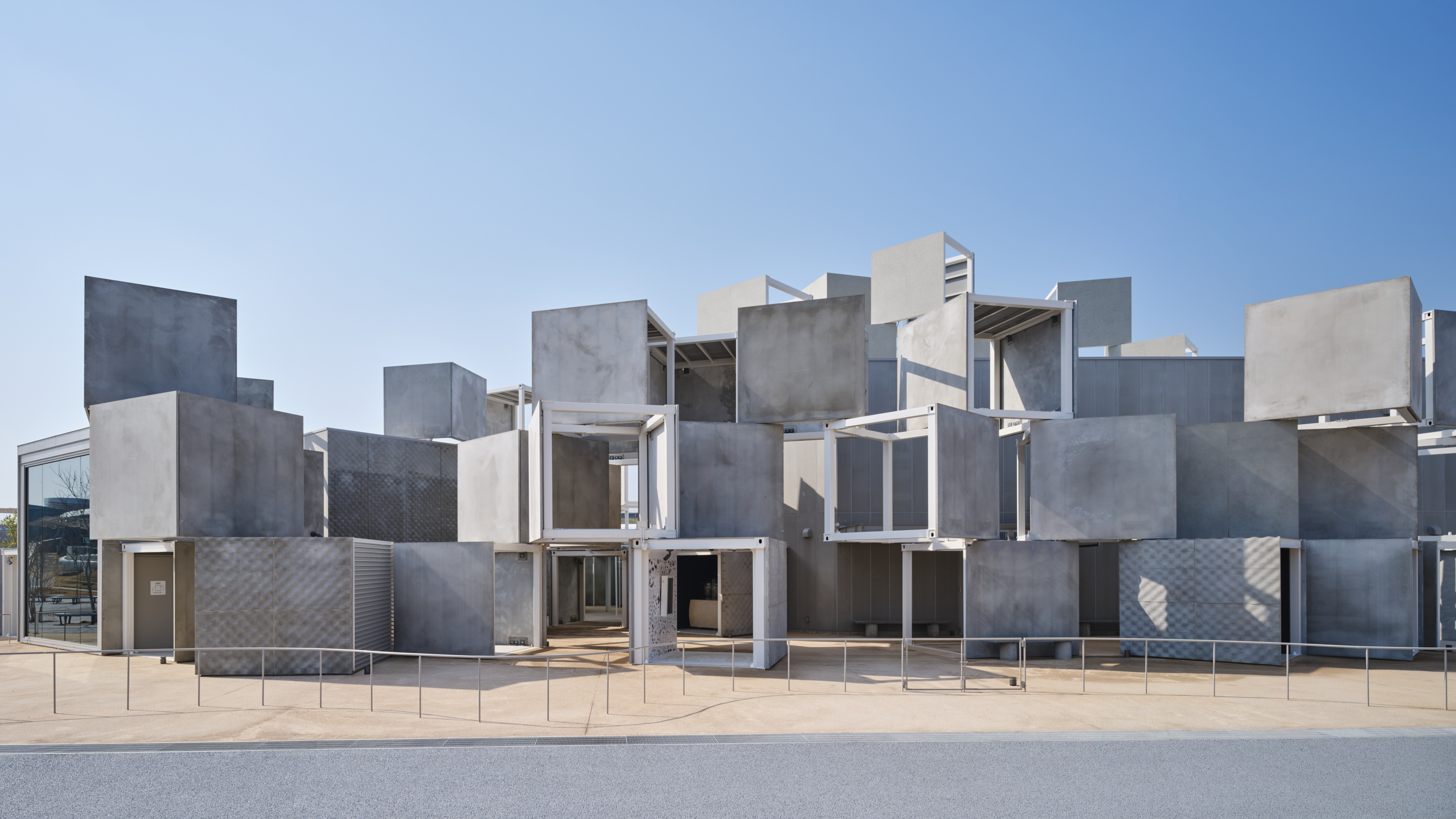 OSAKA EXPO 2025 ピンバッジ　コソボ　大阪関西万博 2025大阪・関西万博公式ライセンス商品第2弾ピンバッジの発売日