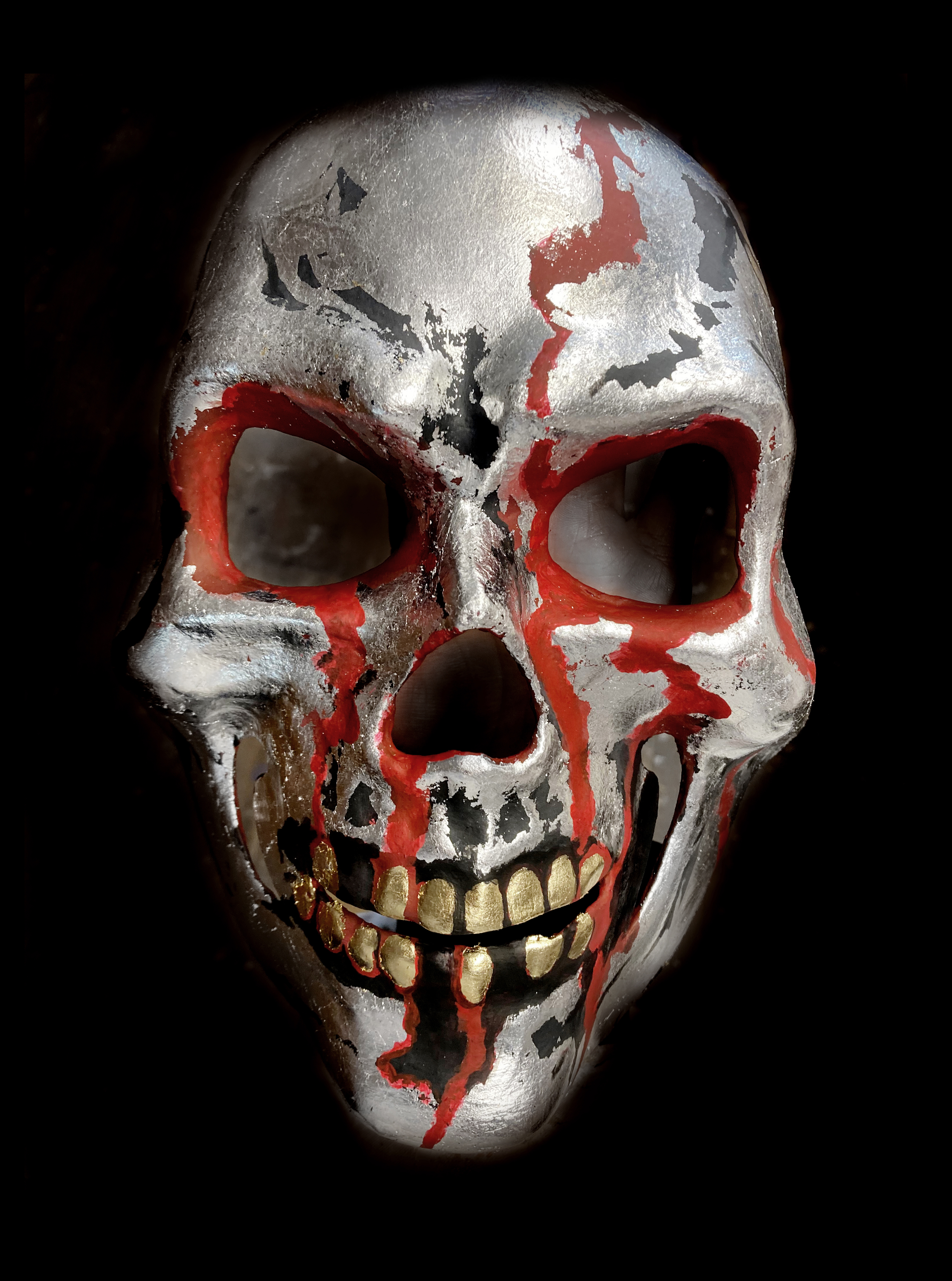 Skull, Mask decoration for Tragicomica. ©cutterfly, Venice 2025