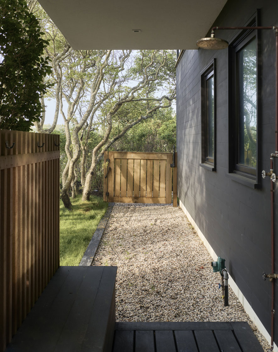 DANIEL ROMUALDEZ ARCHITECTS - PRIVATE HOUSE - MONTAUK, NY