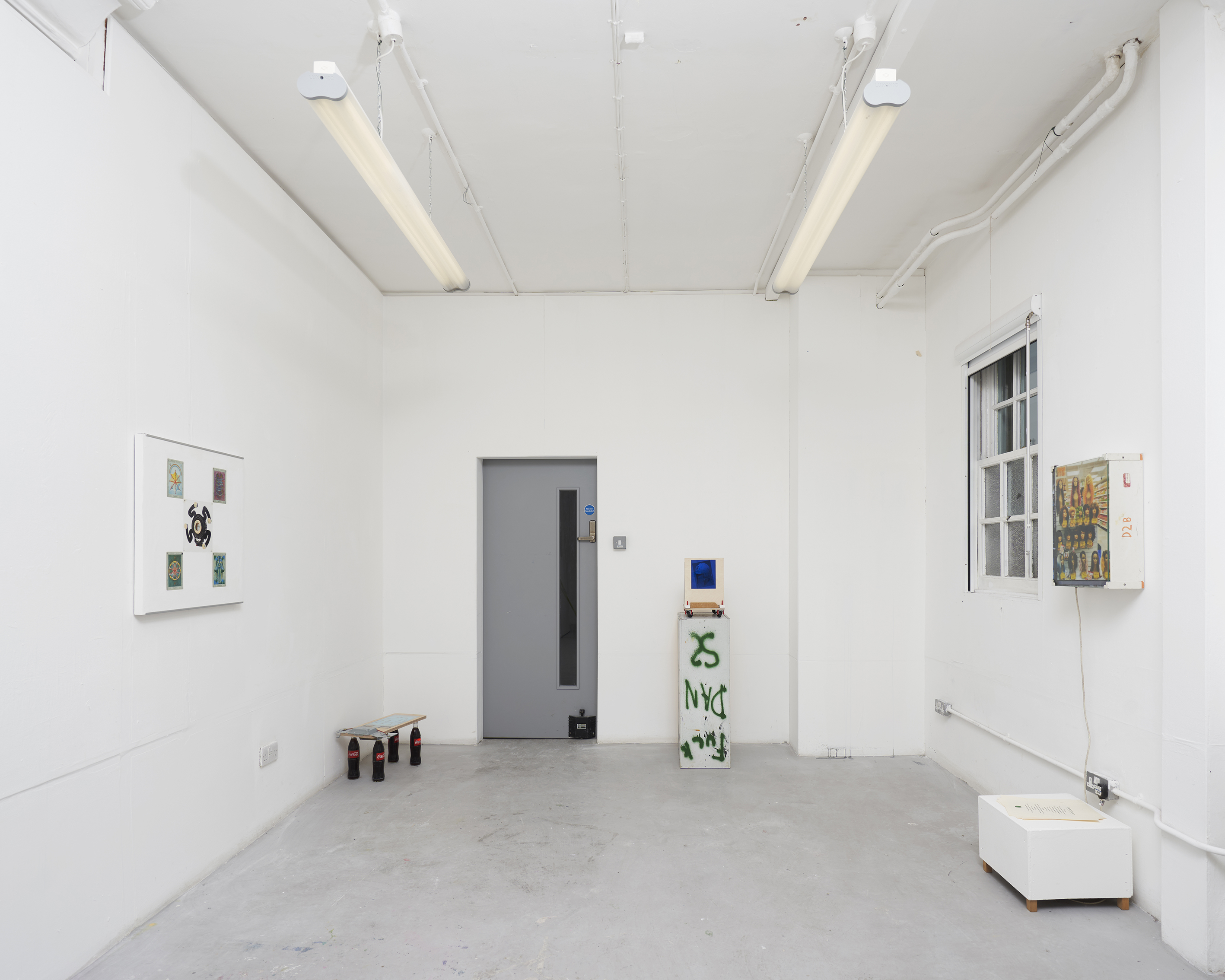 The machine is the world / Ophelia turns into a camera, 2022. Camberwell college of Arts / C131 install, 13/12/22 (2)