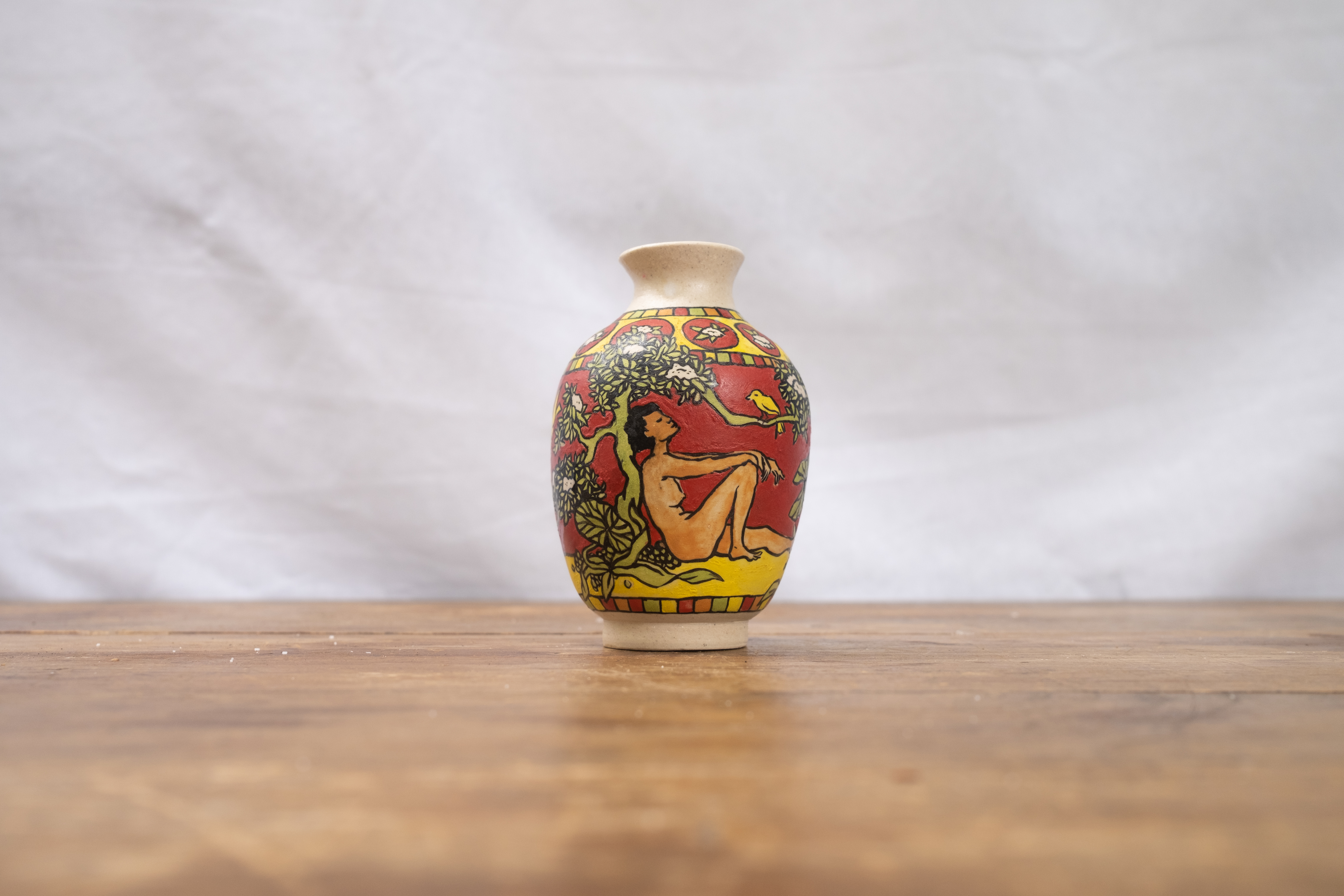 Vase with women and birds2020