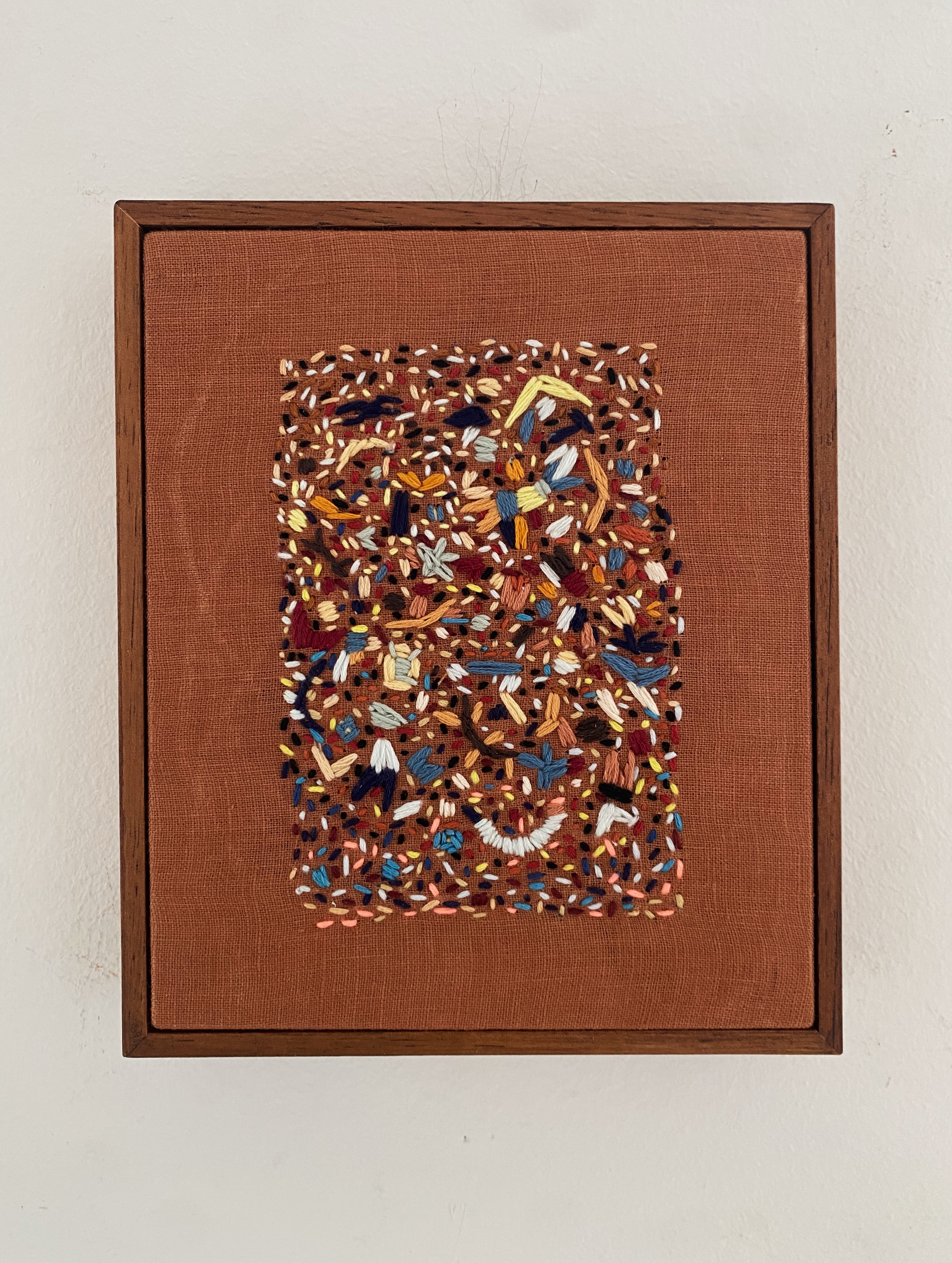 Ruído | Bordado sobre linho | 18,5cm x 15,5cm | 2024