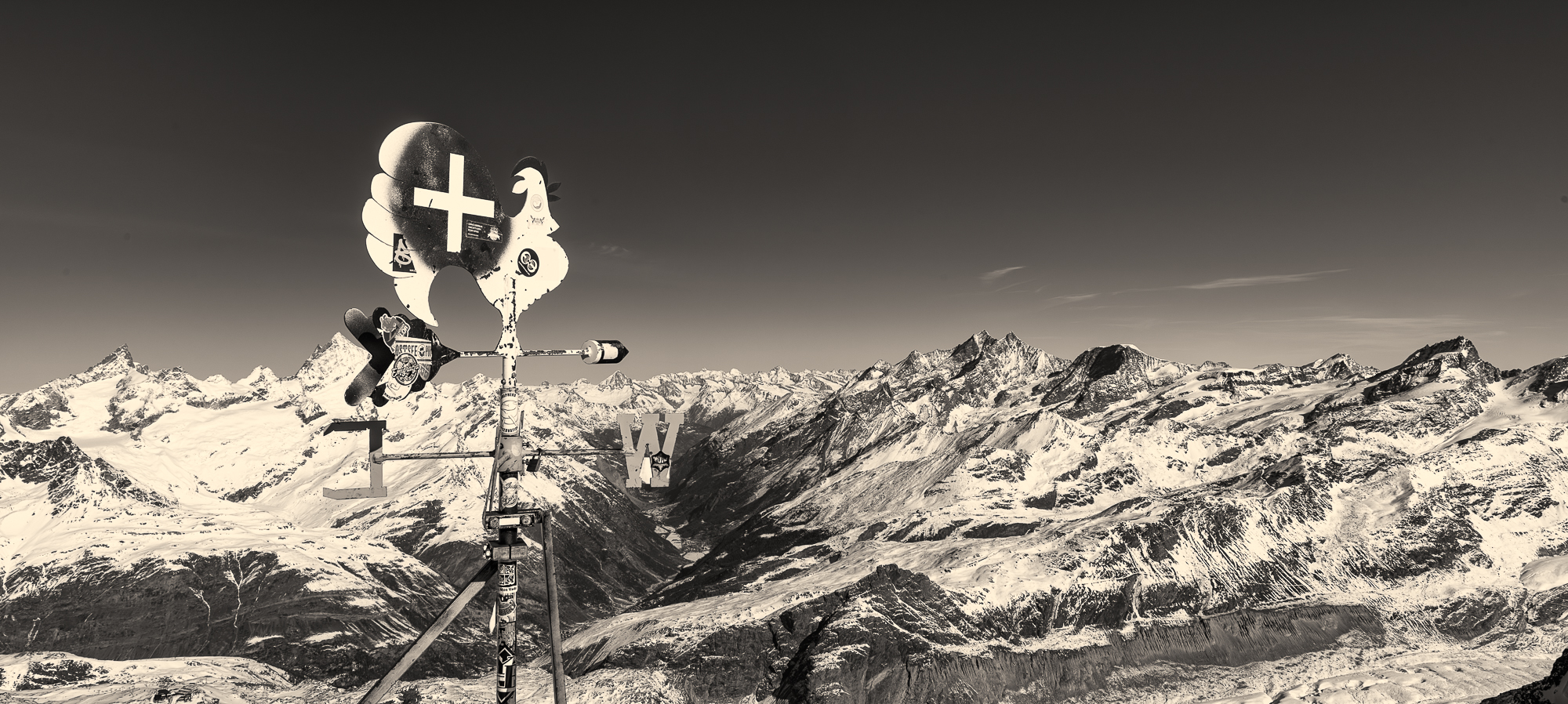 Vue depuis le Kleine Matterhorn (3882m) sur la vallée de Zermatt.