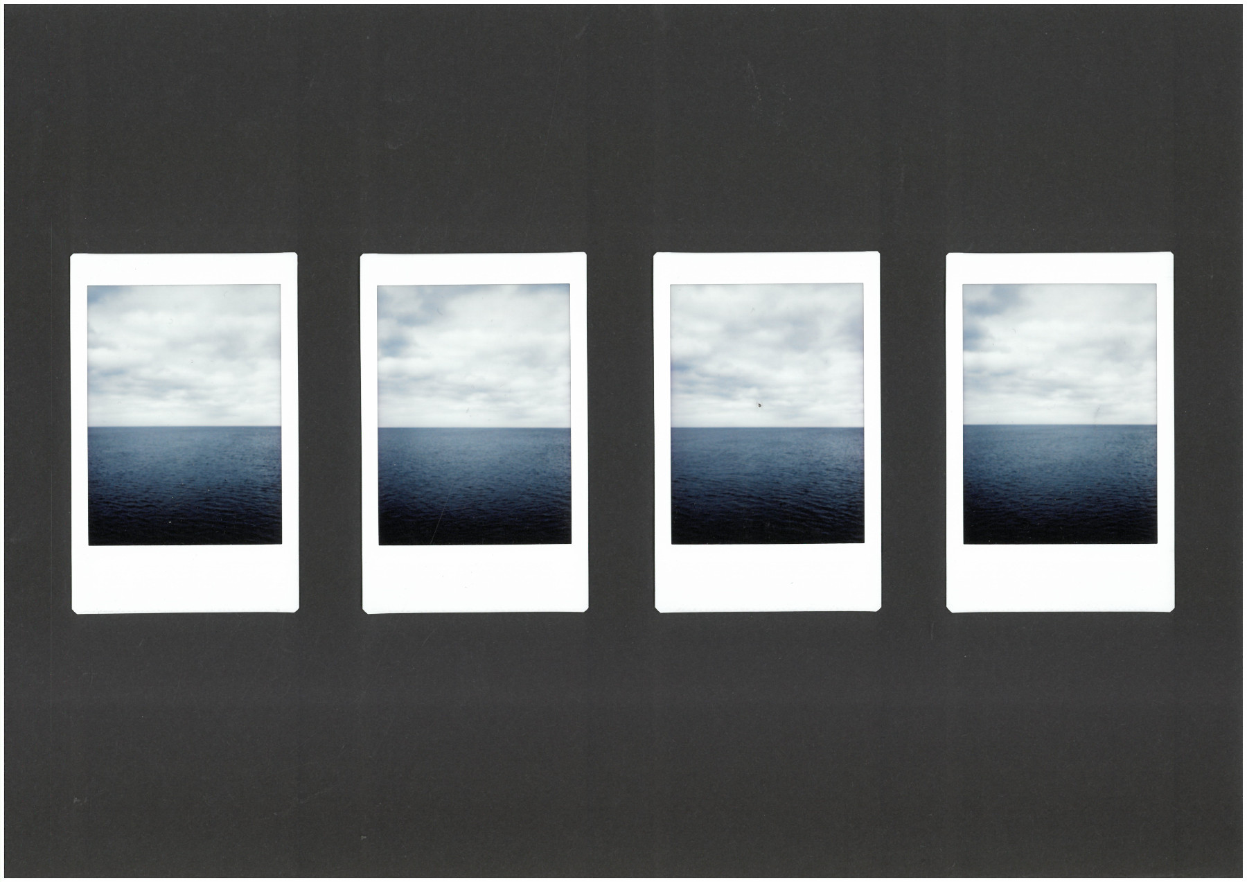 Elise Schaller, OFF LINE, 84 Pollaroid Fotos, je 4,5cm x 6cm, 2018-2019