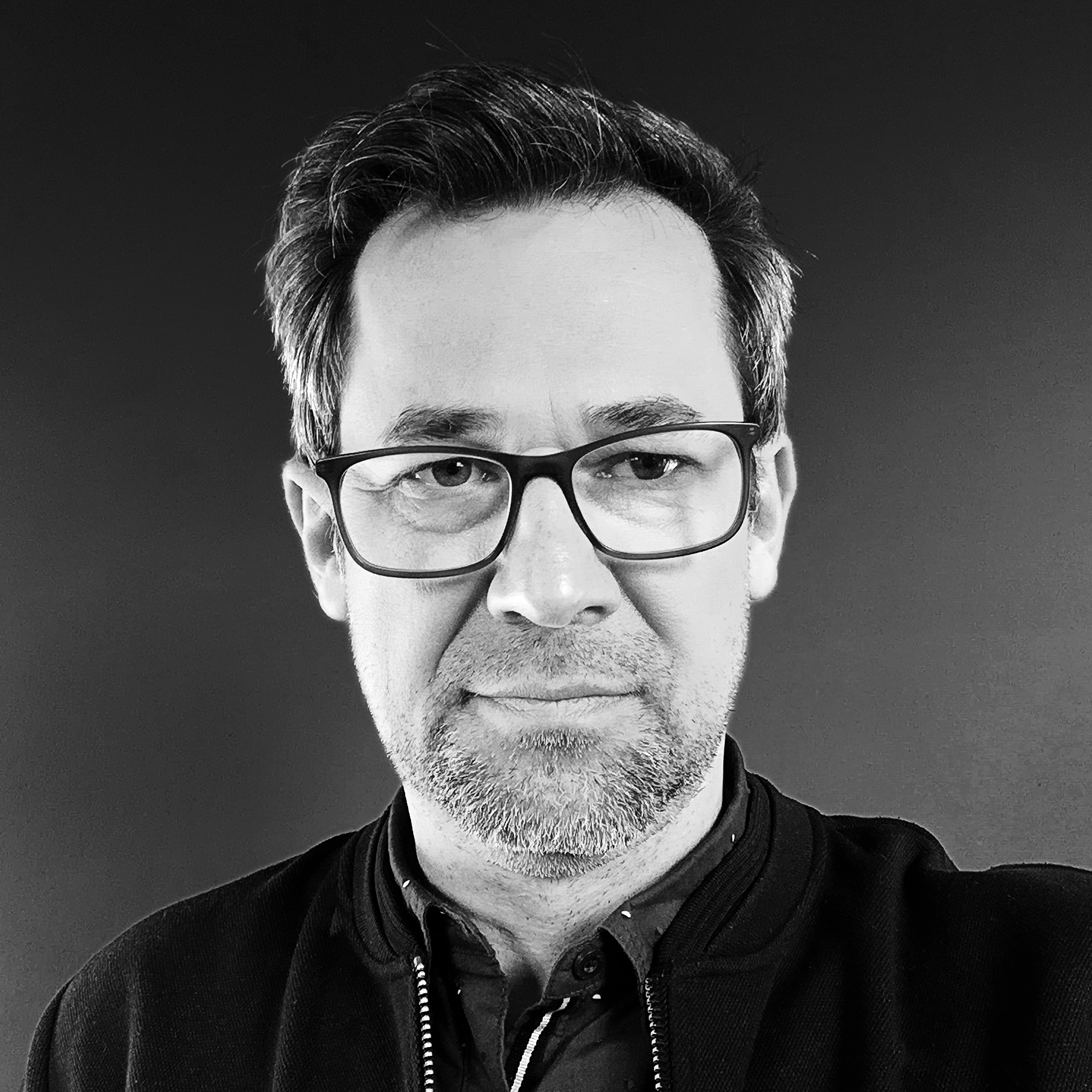 dr hab. Łukasz Sarnat	prof. ASP