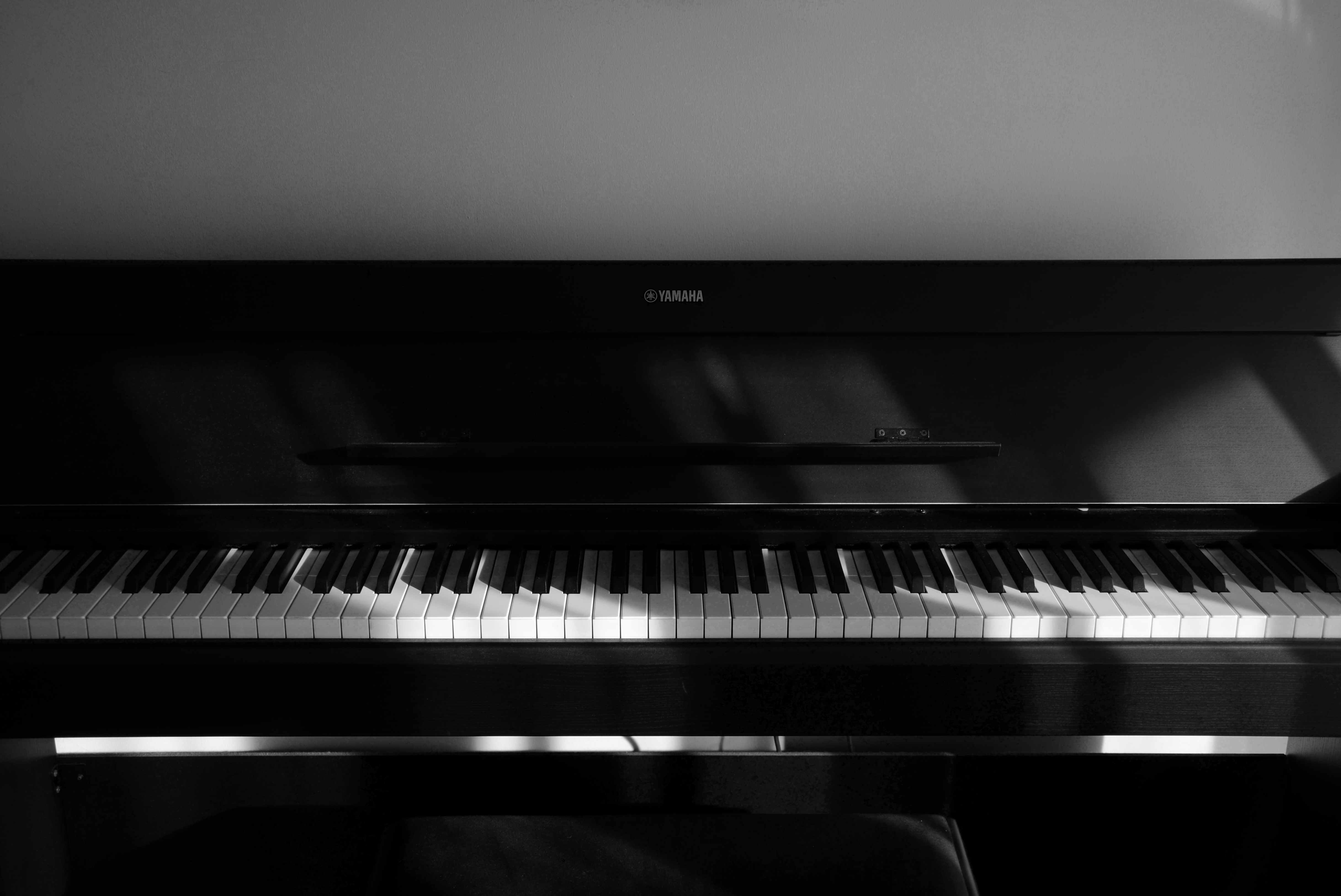 Ich wage mich ans Klavier – wird eine sinnvolle Melodie entstehen?
