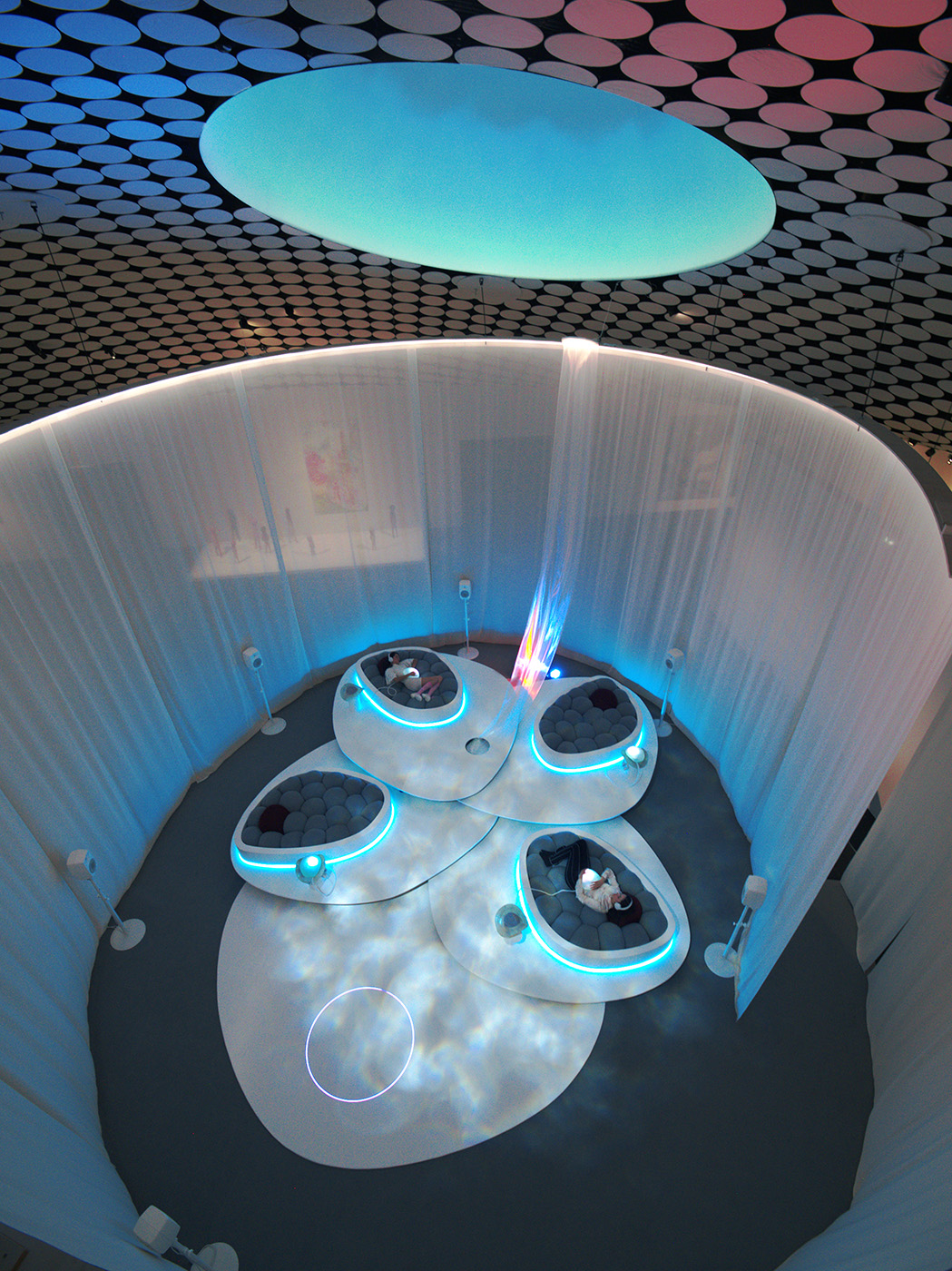 Spirit Systems of Soft Knowing ༊*·˚ – Haptic Womb/ Surround Sound Installation @ Amos Rex Museum 2024