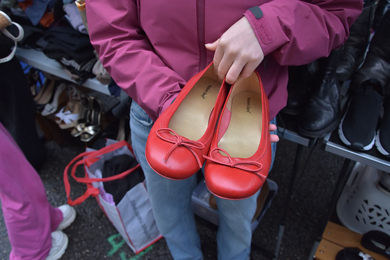 Bald halten wir mit Stolz unseren hart erk&auml;mpften Schatz in den H&auml;nden. Jetzt aber ab ins warme Caf&eacute;! 