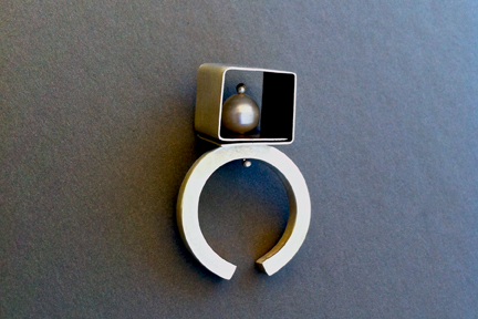 Circles & Squares IX, Ring