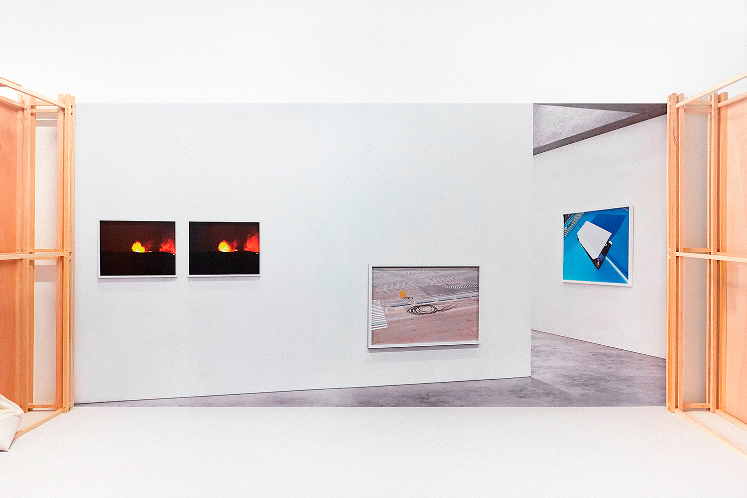 A SHIMMER OF MOTORSTUDIES, 69 Edition Jeune Création, 2020, Paris.