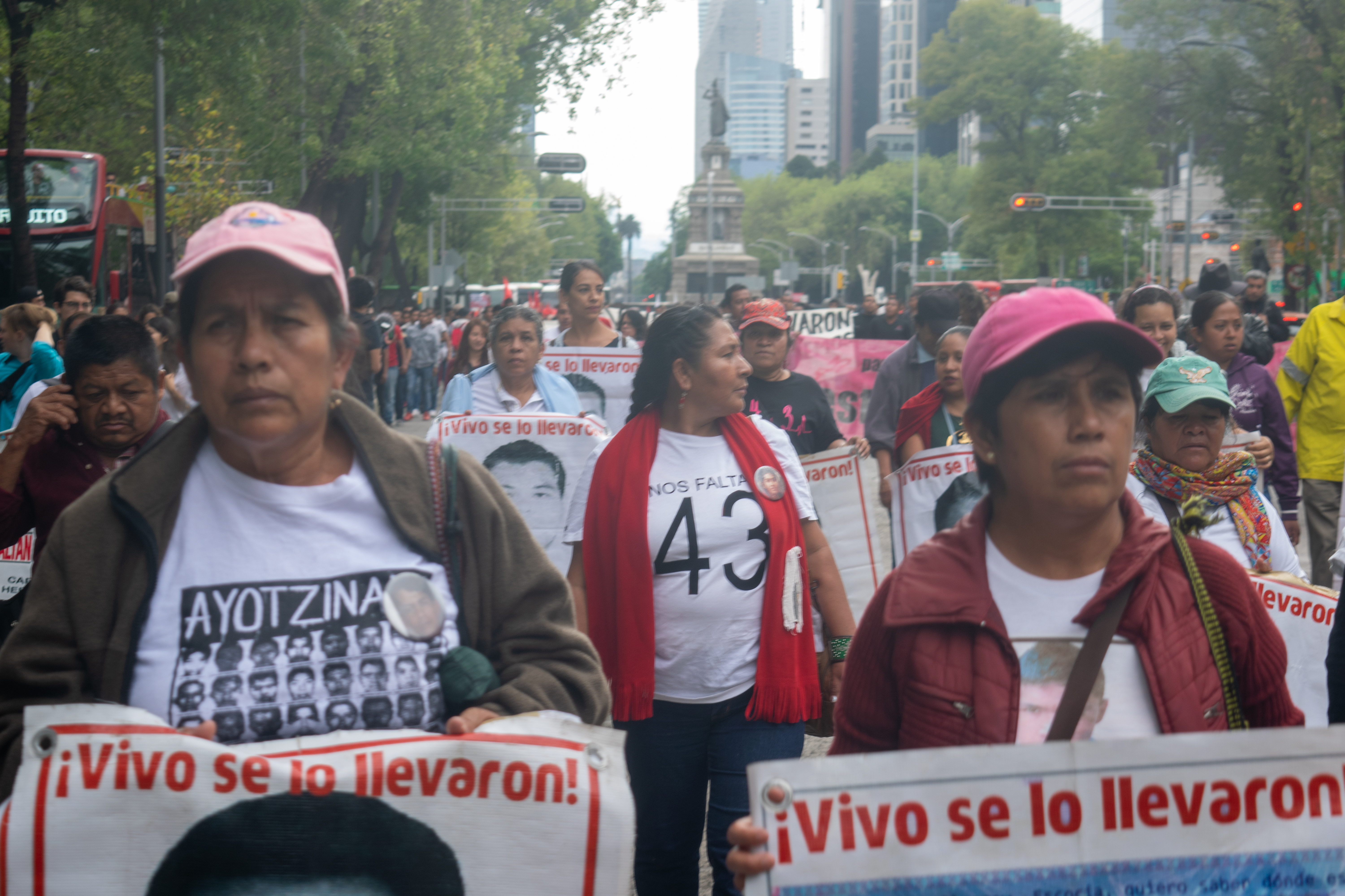 Marcha por los 43 desaparecidos de Ayotzinapa, CDMX.