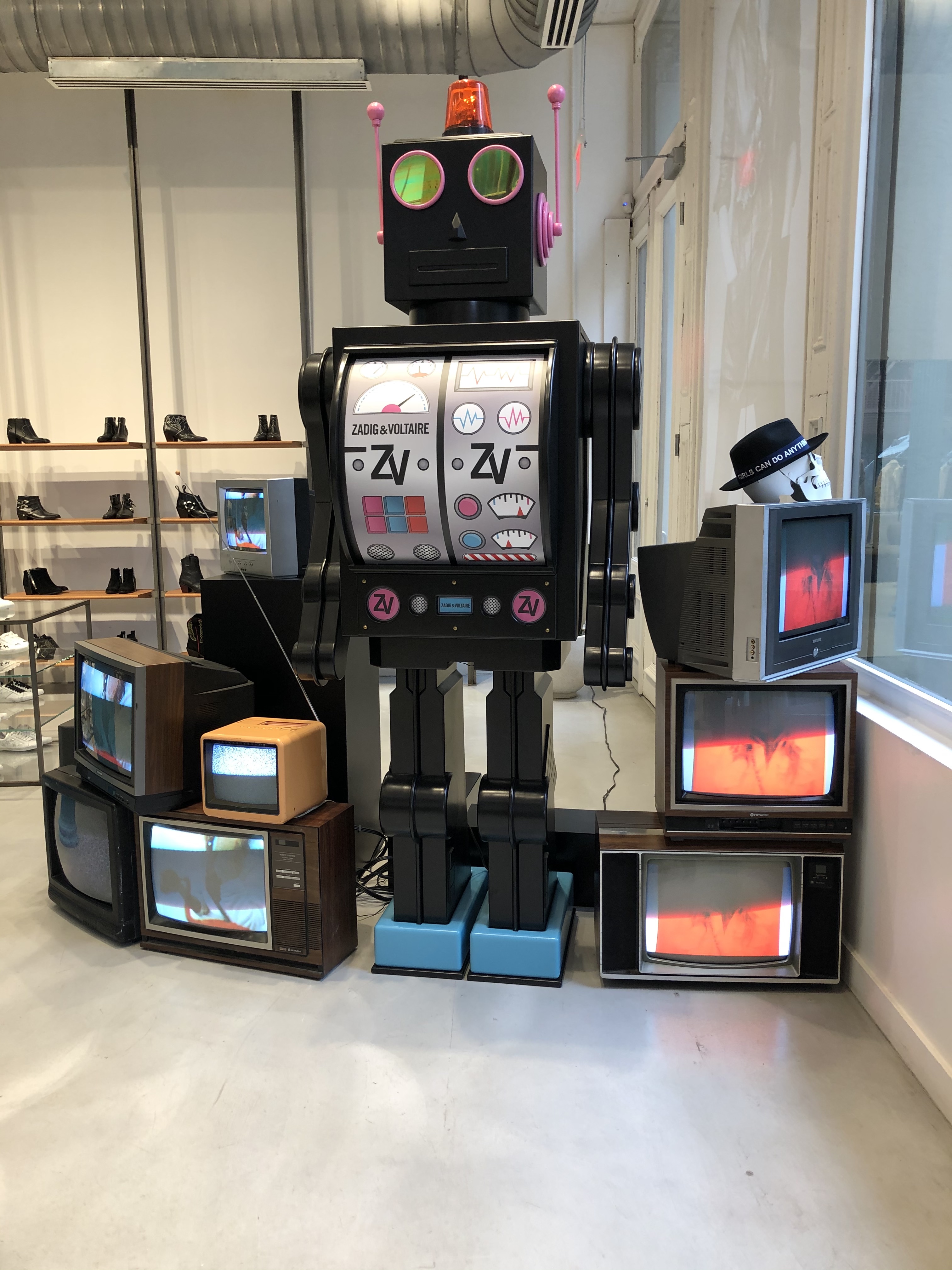 Zadig & Voltaire: North American roll out and retail space installations exclusive