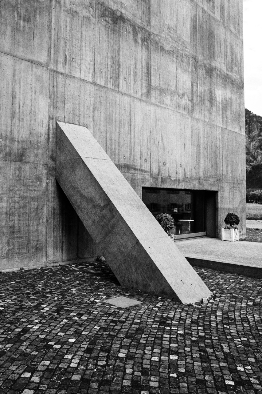 Valerio Olgiati - Auditorium Plantahof 