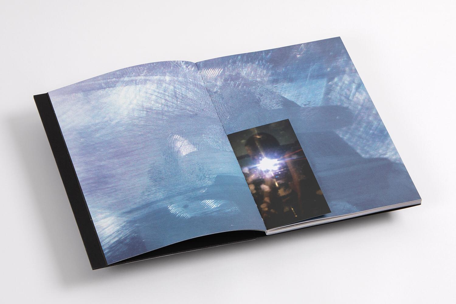 Photos: (c) xyz books, 2021